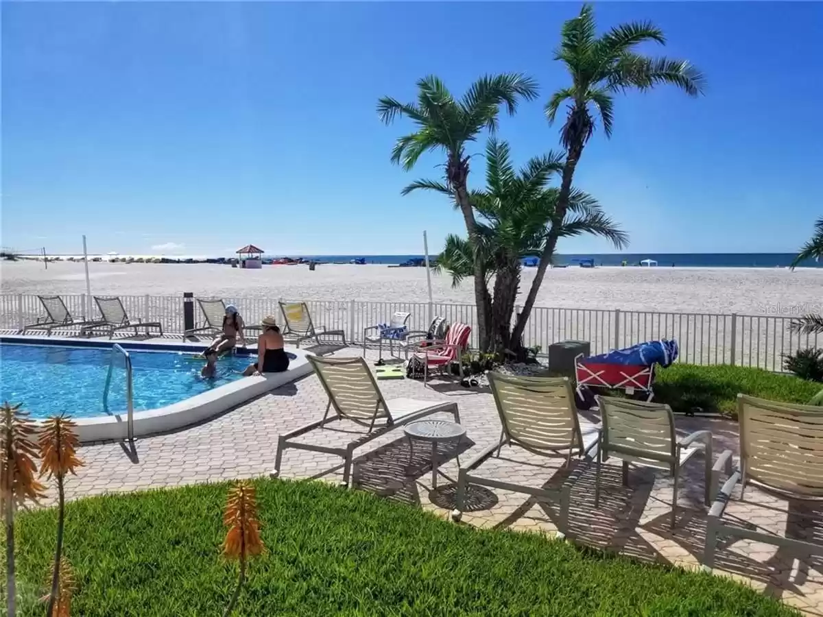 ST PETE BEACH, Florida 33706, 2 Bedrooms Bedrooms, ,2 BathroomsBathrooms,Residential Lease,For Rent,MFRU8246648