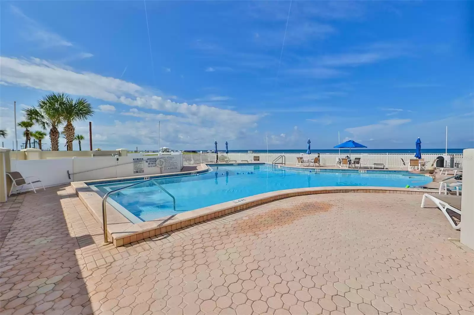 5396 GULF BOULEVARD, ST PETERSBURG BEACH, Florida 33706, 2 Bedrooms Bedrooms, ,2 BathroomsBathrooms,Residential Lease,For Rent,GULF,MFRT3534775