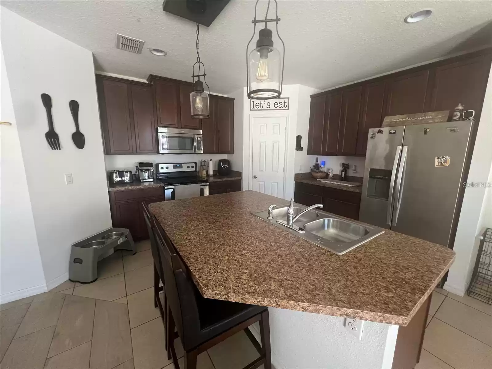 3197 TURRET BAY COURT, KISSIMMEE, Florida 34743, 4 Bedrooms Bedrooms, ,2 BathroomsBathrooms,Residential Lease,For Rent,TURRET BAY,MFRS5106975