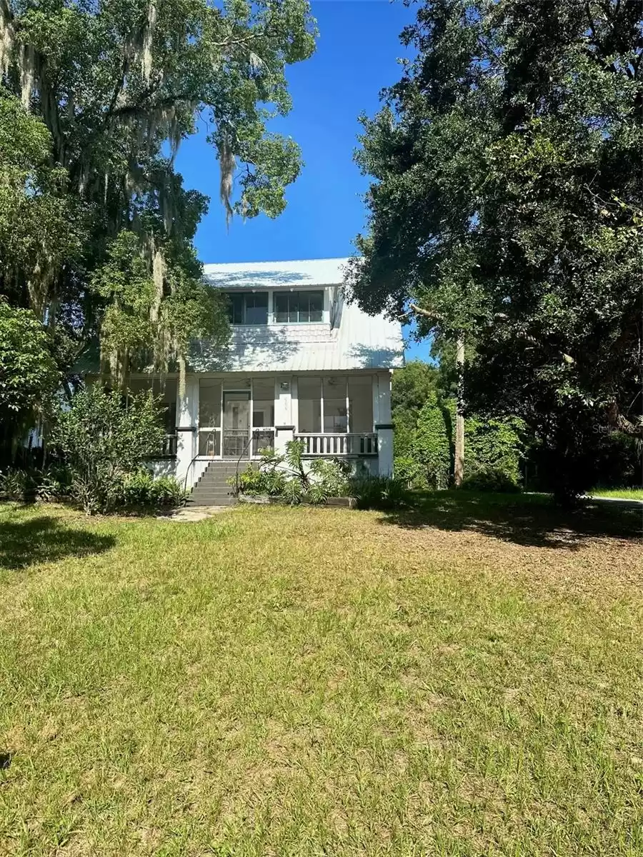 960 MARION STREET, LAKE HELEN, Florida 32744, 3 Bedrooms Bedrooms, ,2 BathroomsBathrooms,Residential,For Sale,MARION,MFRV4936884