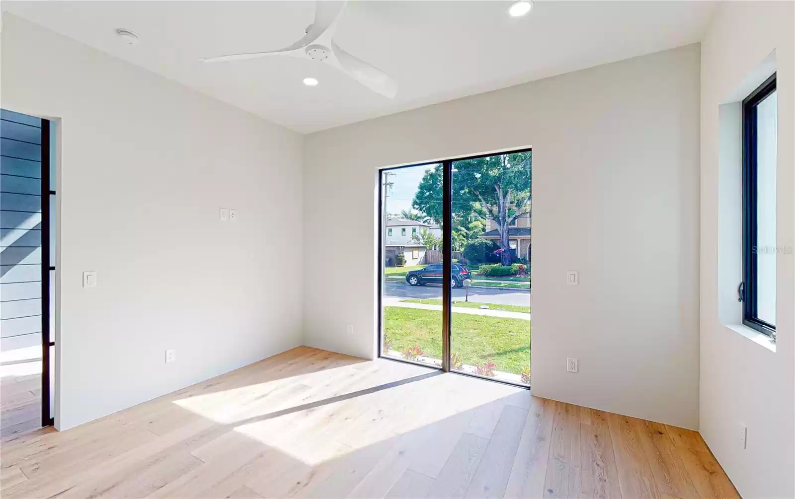 206 TREASURE DRIVE, TAMPA, Florida 33609, 5 Bedrooms Bedrooms, ,5 BathroomsBathrooms,Residential,For Sale,TREASURE,MFRT3533932