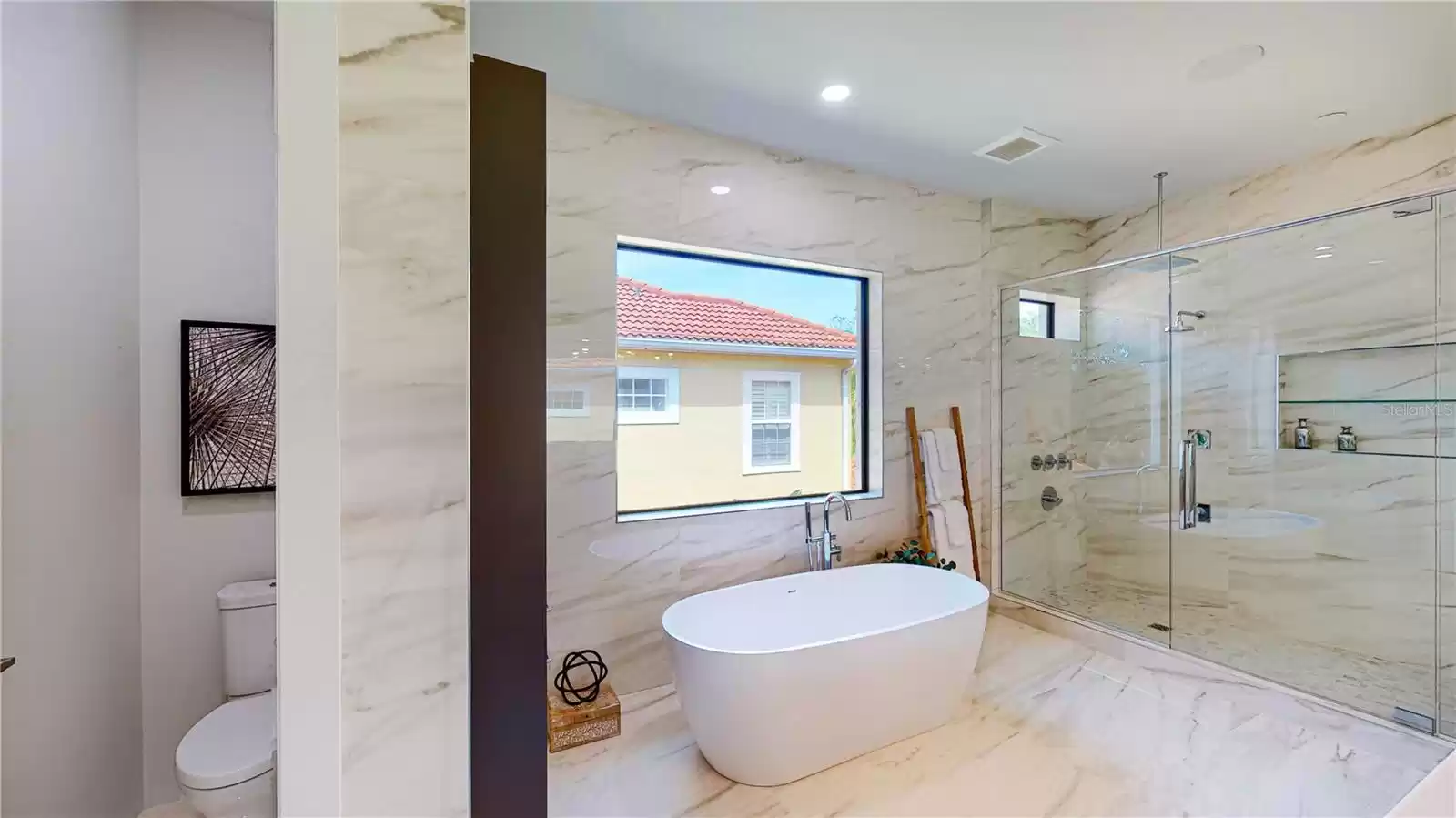 206 TREASURE DRIVE, TAMPA, Florida 33609, 5 Bedrooms Bedrooms, ,5 BathroomsBathrooms,Residential,For Sale,TREASURE,MFRT3533932