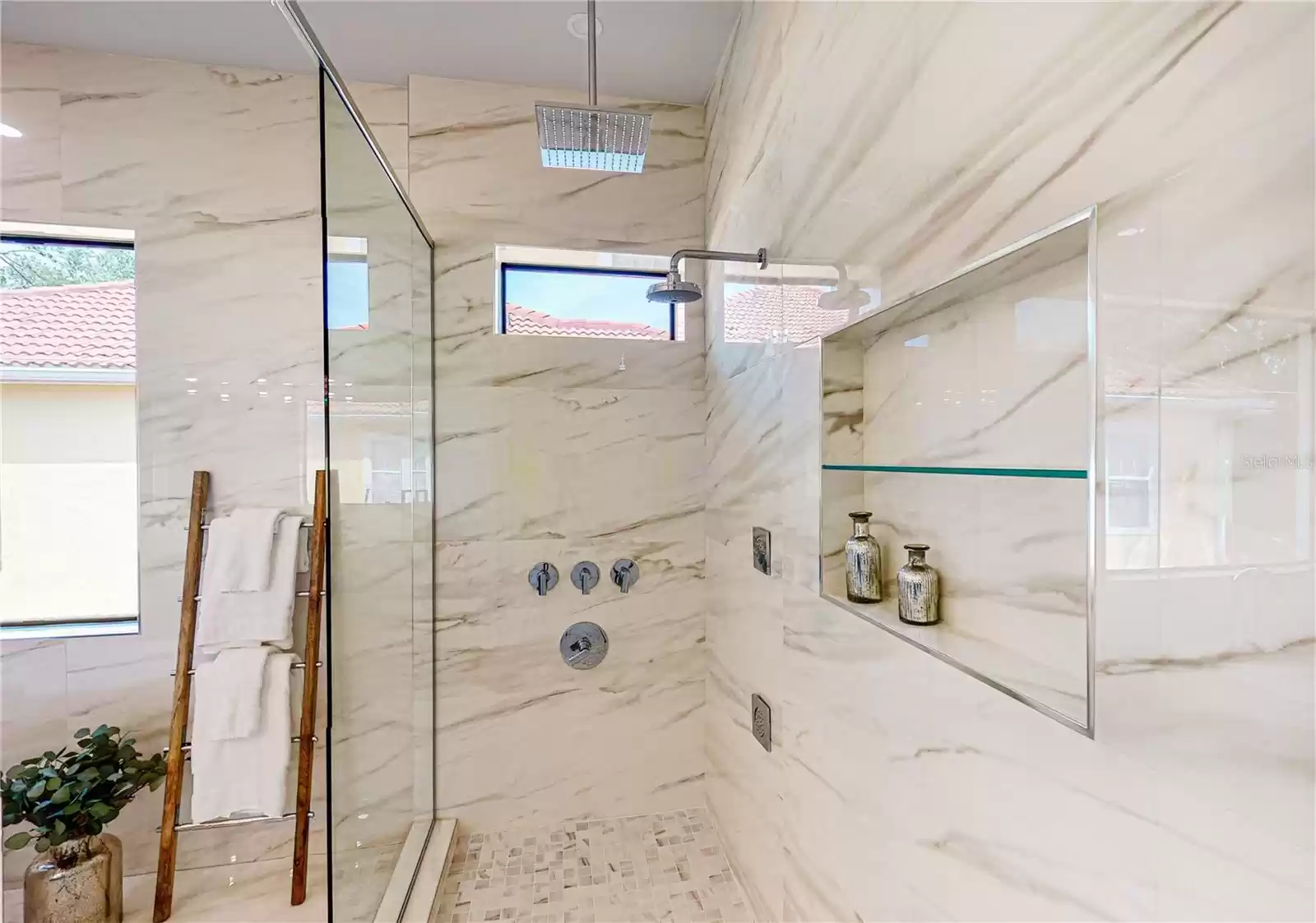 206 TREASURE DRIVE, TAMPA, Florida 33609, 5 Bedrooms Bedrooms, ,5 BathroomsBathrooms,Residential,For Sale,TREASURE,MFRT3533932