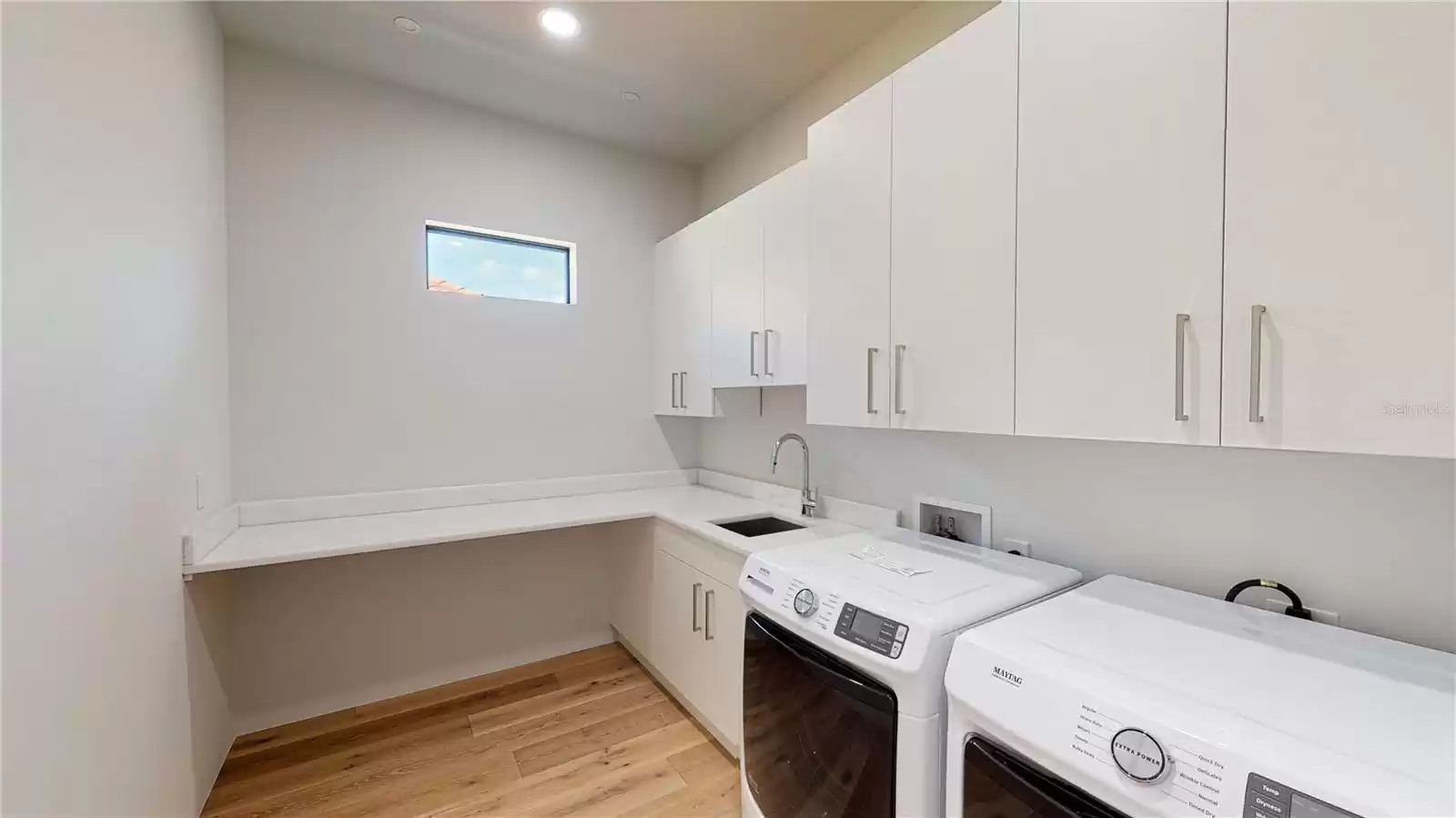206 TREASURE DRIVE, TAMPA, Florida 33609, 5 Bedrooms Bedrooms, ,5 BathroomsBathrooms,Residential,For Sale,TREASURE,MFRT3533932