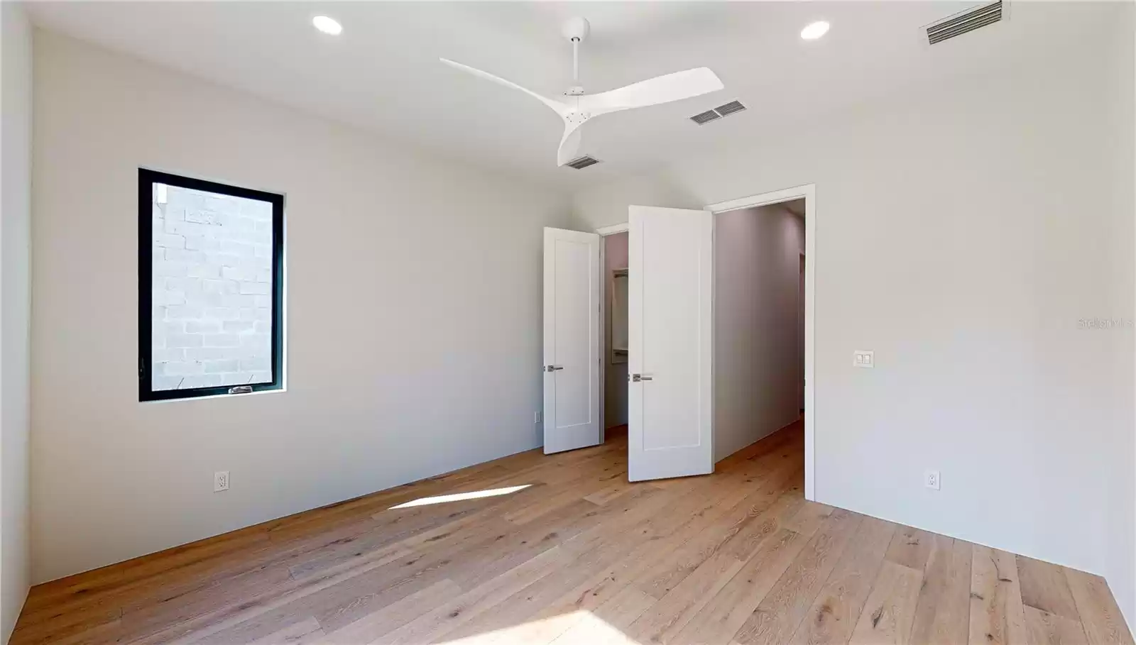 206 TREASURE DRIVE, TAMPA, Florida 33609, 5 Bedrooms Bedrooms, ,5 BathroomsBathrooms,Residential,For Sale,TREASURE,MFRT3533932