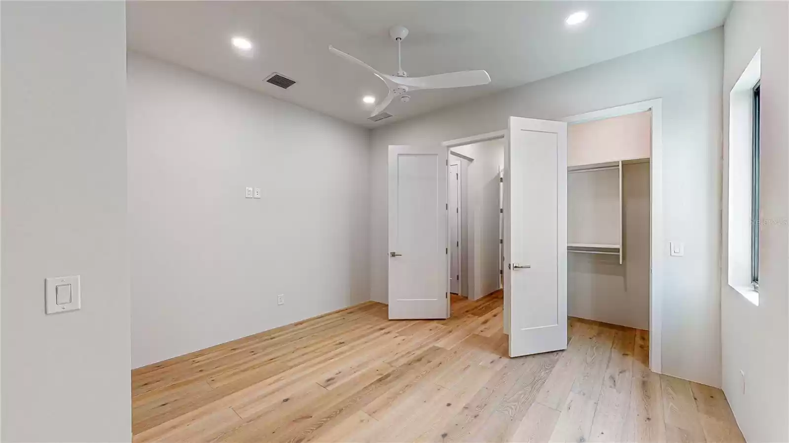 206 TREASURE DRIVE, TAMPA, Florida 33609, 5 Bedrooms Bedrooms, ,5 BathroomsBathrooms,Residential,For Sale,TREASURE,MFRT3533932