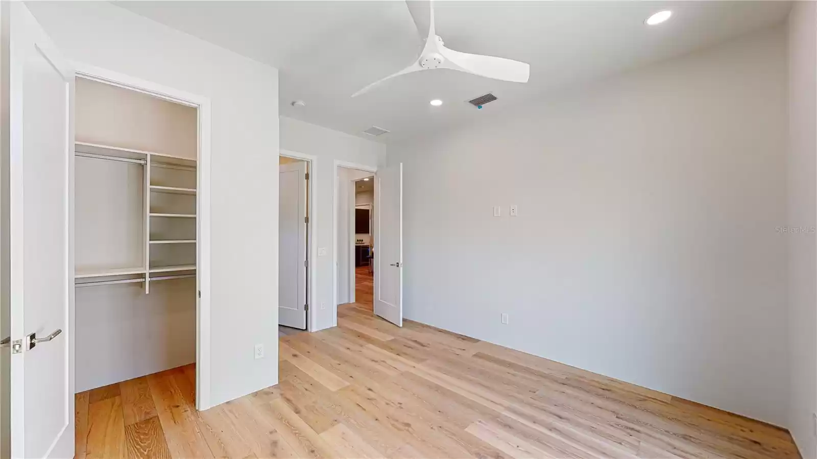 206 TREASURE DRIVE, TAMPA, Florida 33609, 5 Bedrooms Bedrooms, ,5 BathroomsBathrooms,Residential,For Sale,TREASURE,MFRT3533932