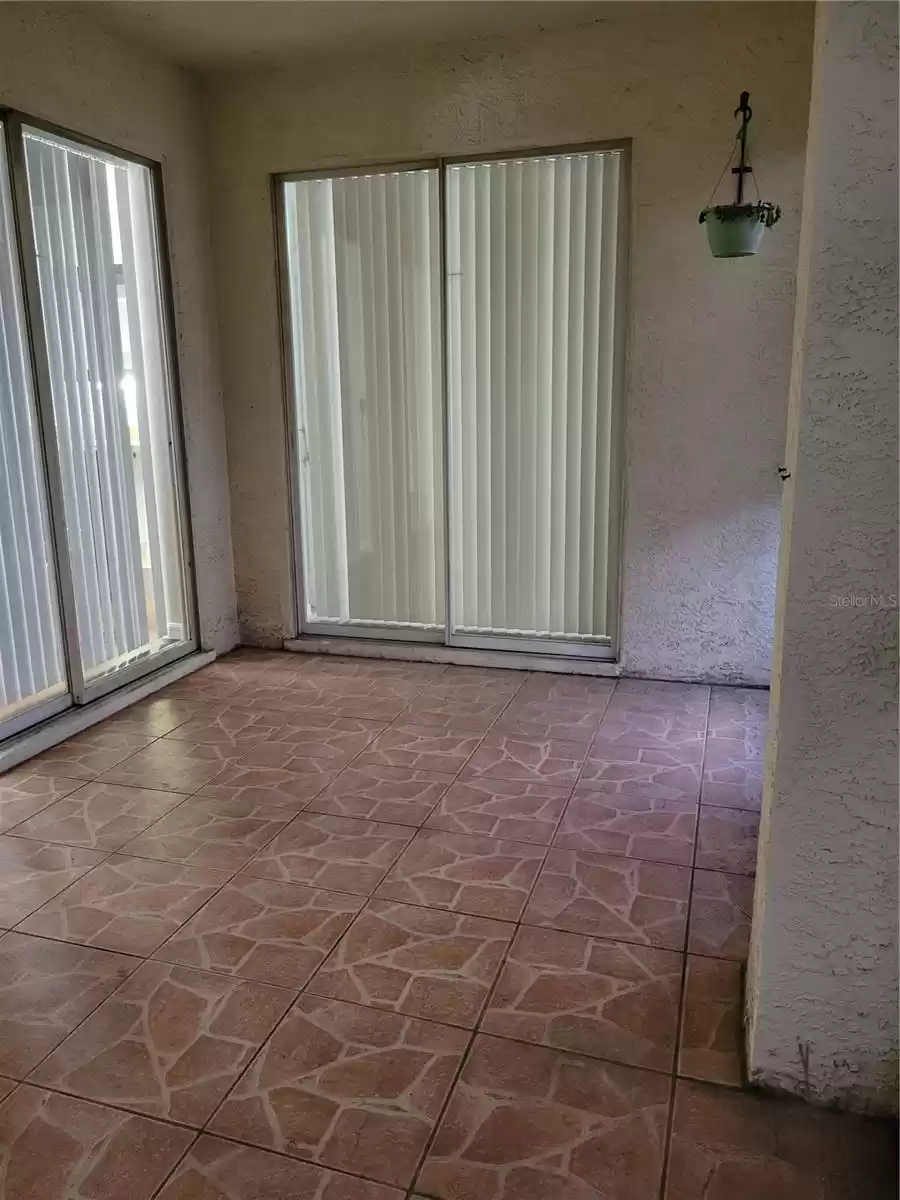 5009 SUNRIDGE PALMS DRIVE, TAMPA, Florida 33617, 2 Bedrooms Bedrooms, ,2 BathroomsBathrooms,Residential Lease,For Rent,SUNRIDGE PALMS,MFRT3535299