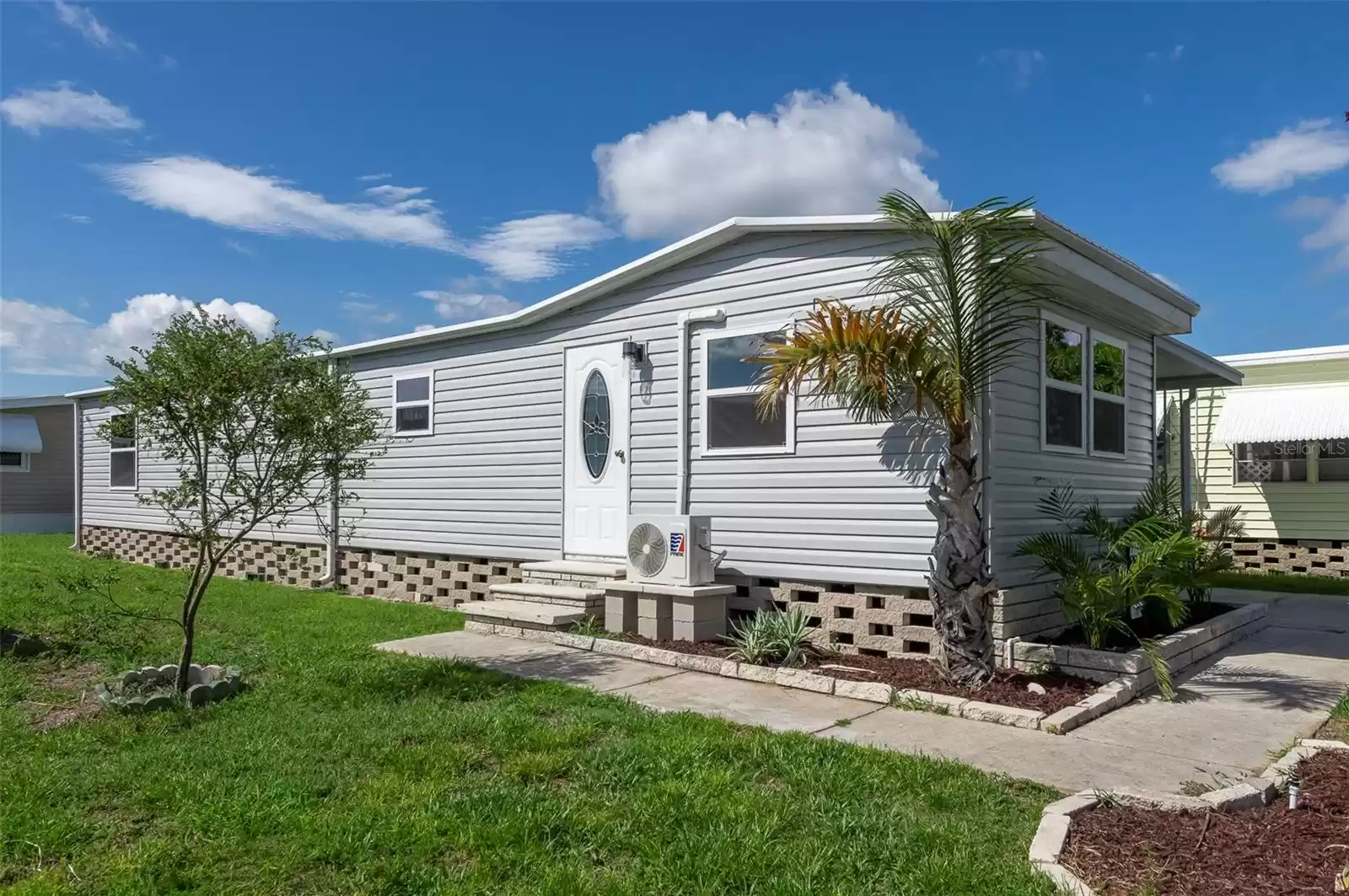 617 MOUNT LANCASTER AVENUE, ST PETERSBURG, Florida 33702, 2 Bedrooms Bedrooms, ,1 BathroomBathrooms,Residential,For Sale,MOUNT LANCASTER,MFRU8247416