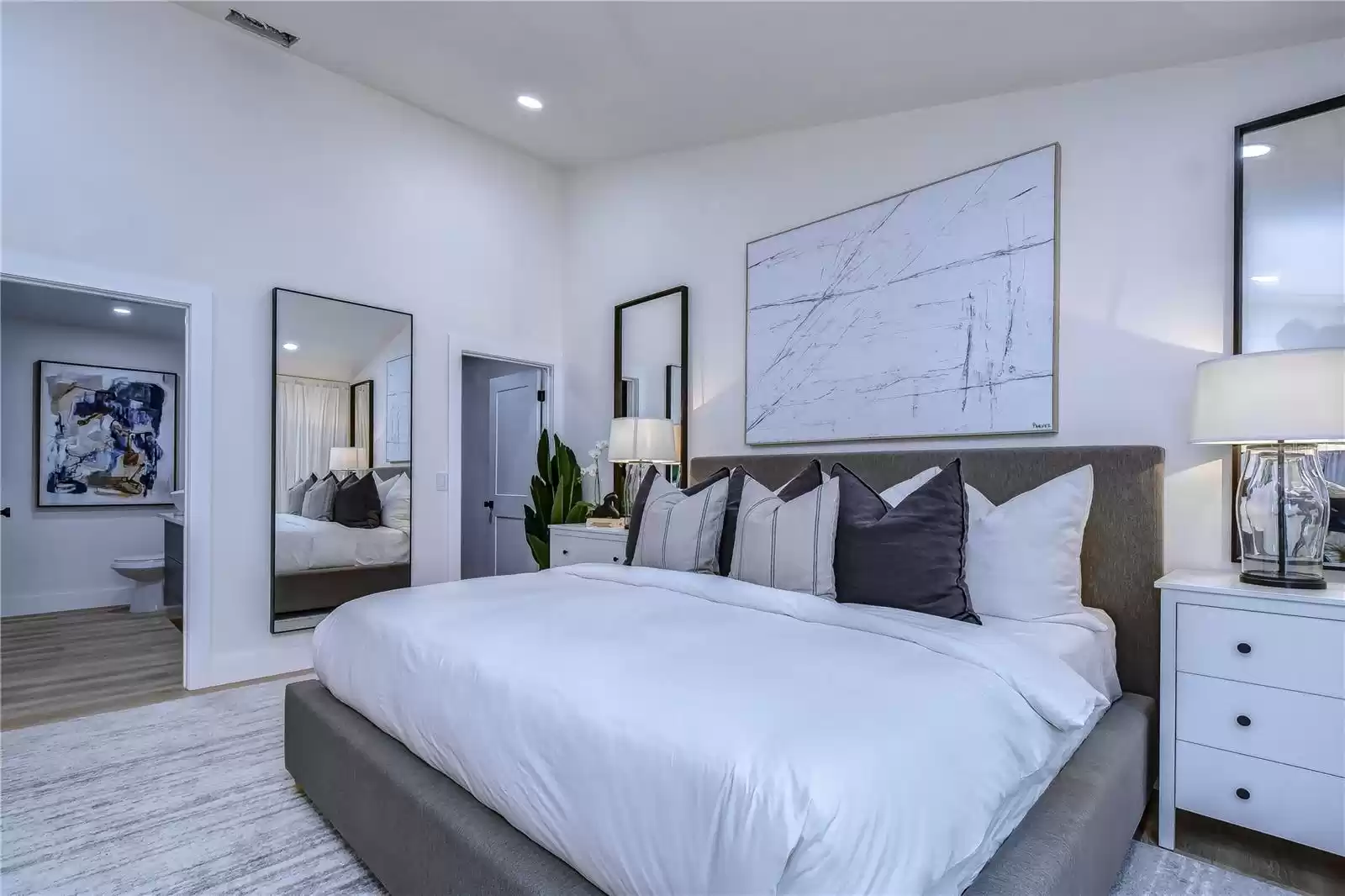 Back Bedroom Ensuite With Oversized Walk In Closet