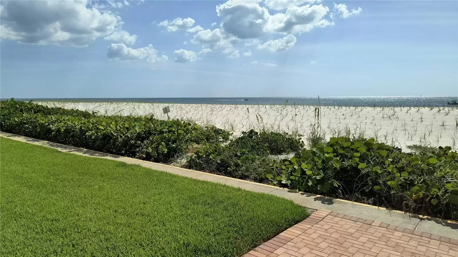 2900 GULF BOULEVARD, BELLEAIR BEACH, Florida 33786, 2 Bedrooms Bedrooms, ,2 BathroomsBathrooms,Residential Lease,For Rent,GULF,MFRU8247721