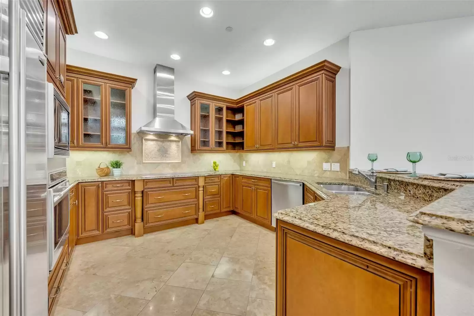 Large kitchen with a breakfast bar