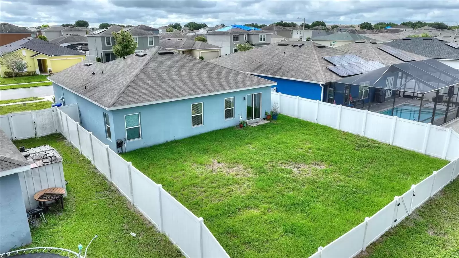 Aerial view of back yard