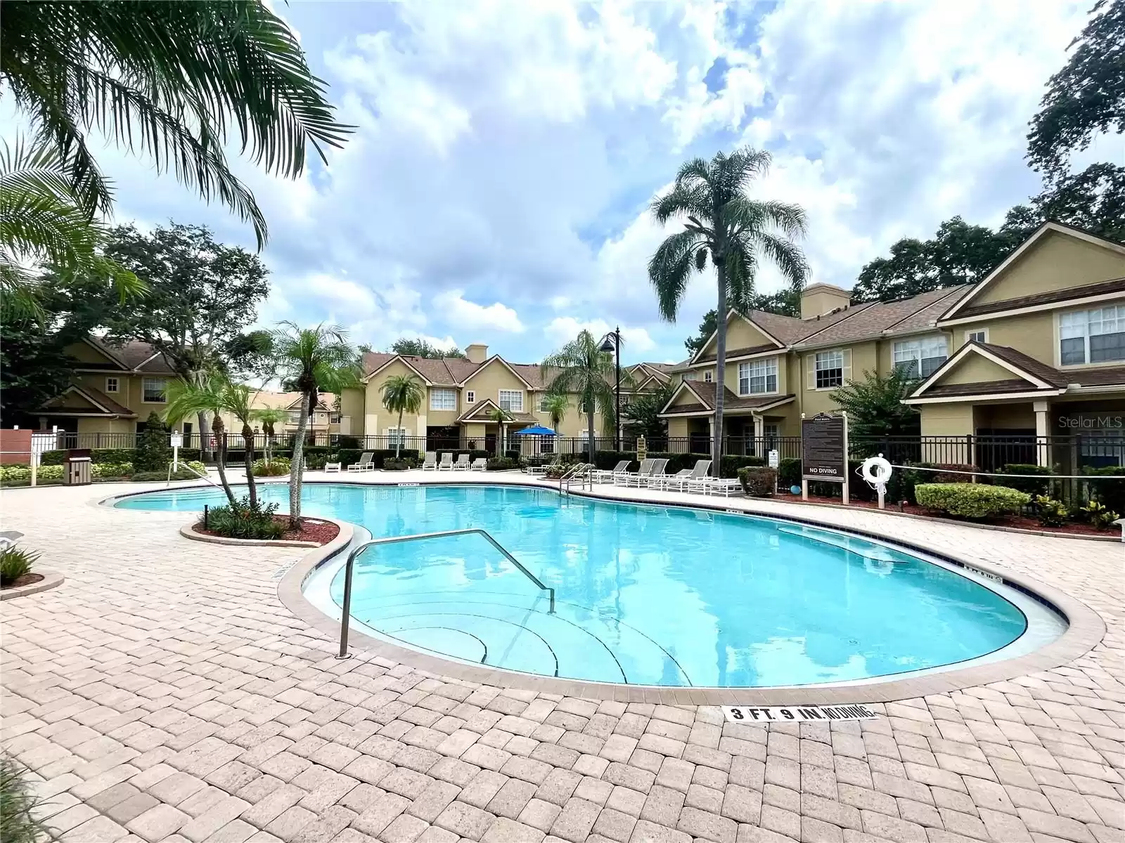 837 GRAND REGENCY POINT, ALTAMONTE SPRINGS, Florida 32714, 1 Bedroom Bedrooms, ,1 BathroomBathrooms,Residential,For Sale,GRAND REGENCY,MFRO6216526