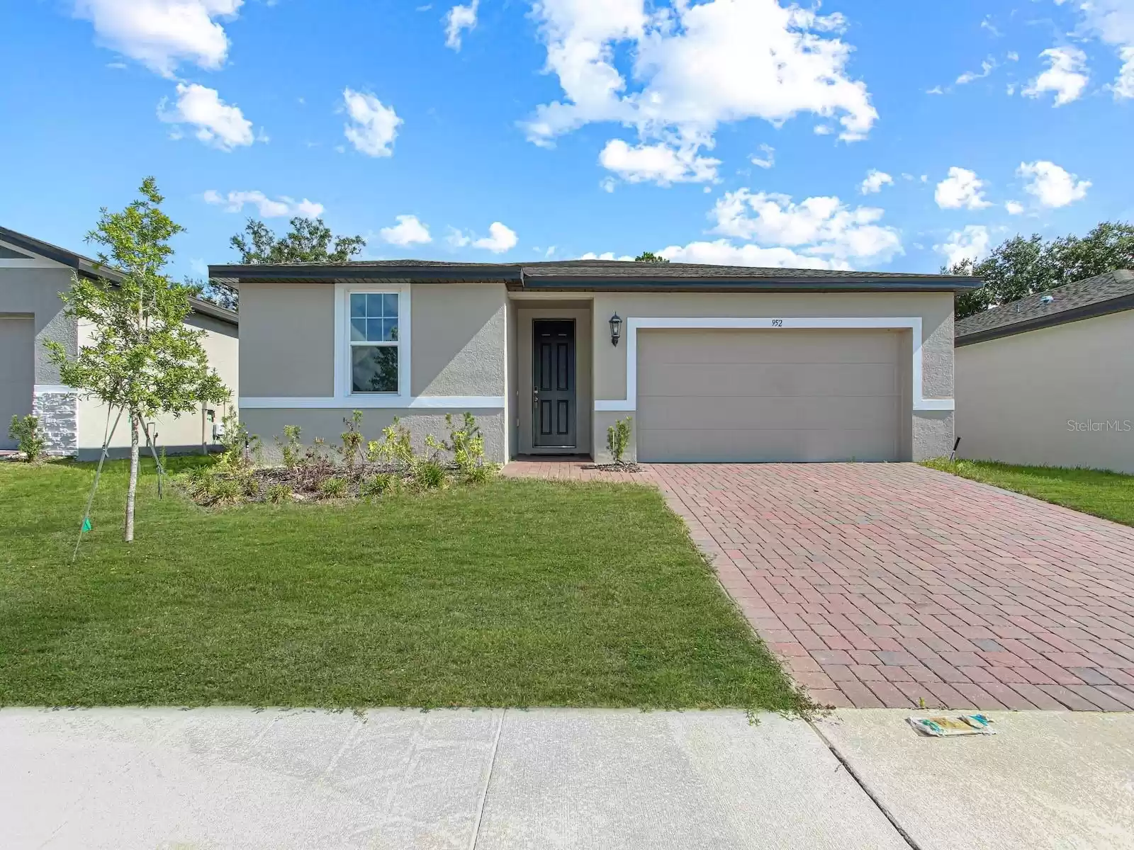 952 CAMBRIDGE DRIVE, WINTER HAVEN, Florida 33881, 4 Bedrooms Bedrooms, ,3 BathroomsBathrooms,Residential,For Sale,CAMBRIDGE,MFRO6144650