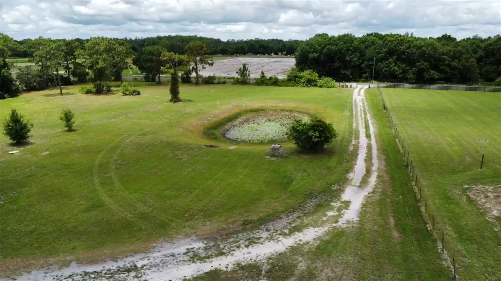 4255 HENRY J AVENUE, SAINT CLOUD, Florida 34772, 3 Bedrooms Bedrooms, ,2 BathroomsBathrooms,Residential,For Sale,HENRY J,MFRO6216899