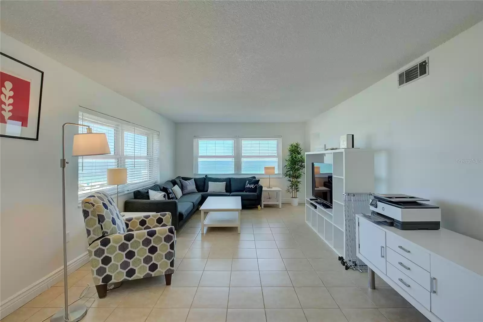 1270 GULF BOULEVARD, CLEARWATER, Florida 33767, 2 Bedrooms Bedrooms, ,2 BathroomsBathrooms,Residential Lease,For Rent,GULF,MFRU8247917