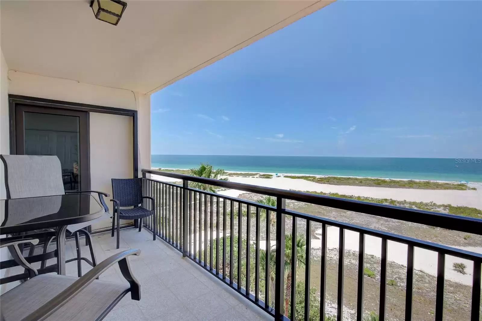 1270 GULF BOULEVARD, CLEARWATER, Florida 33767, 2 Bedrooms Bedrooms, ,2 BathroomsBathrooms,Residential Lease,For Rent,GULF,MFRU8247917