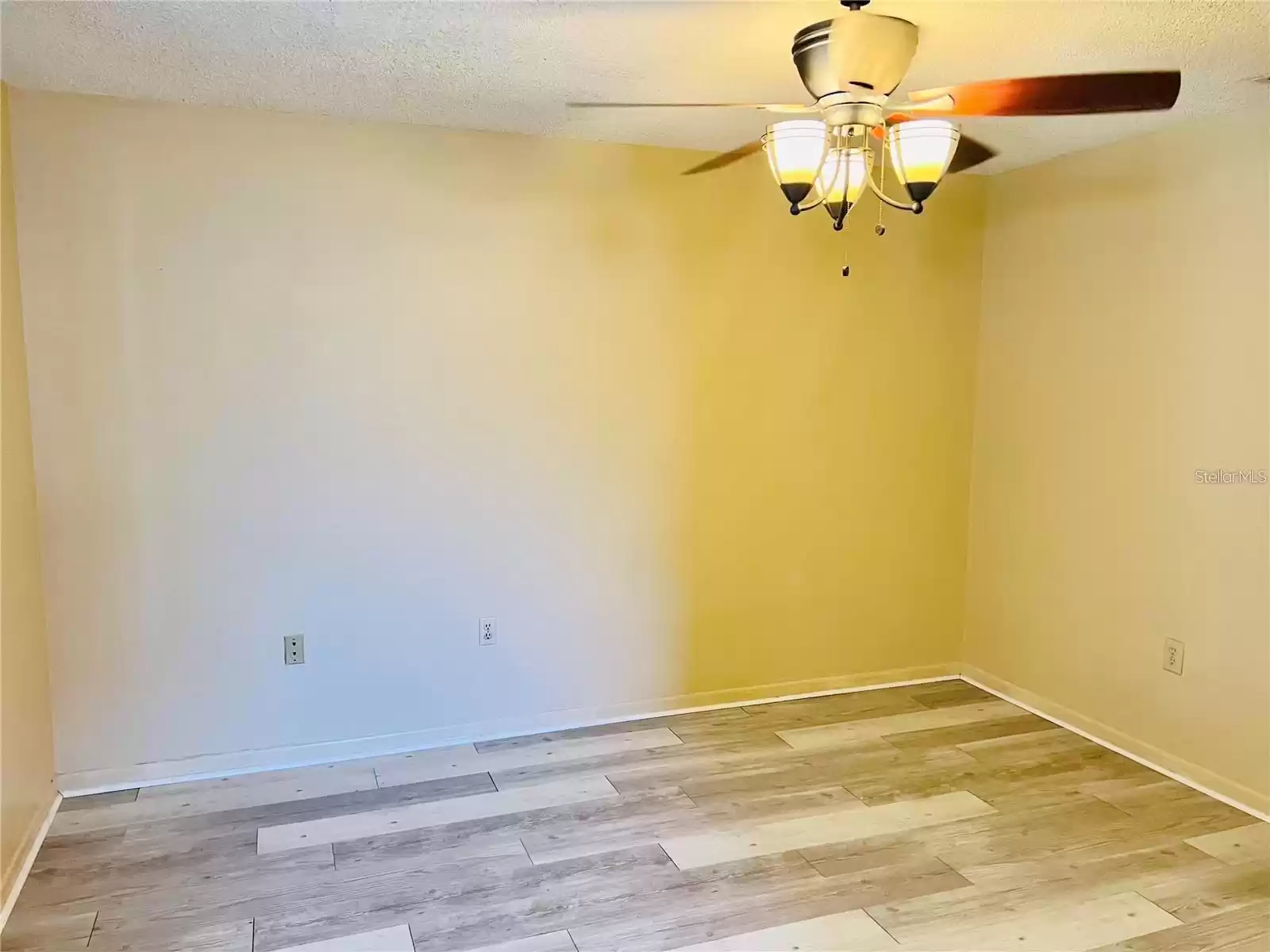 5435 SOUTHGROVE DRIVE, LAKELAND, Florida 33812, 3 Bedrooms Bedrooms, ,2 BathroomsBathrooms,Residential Lease,For Rent,SOUTHGROVE,MFRT3537097