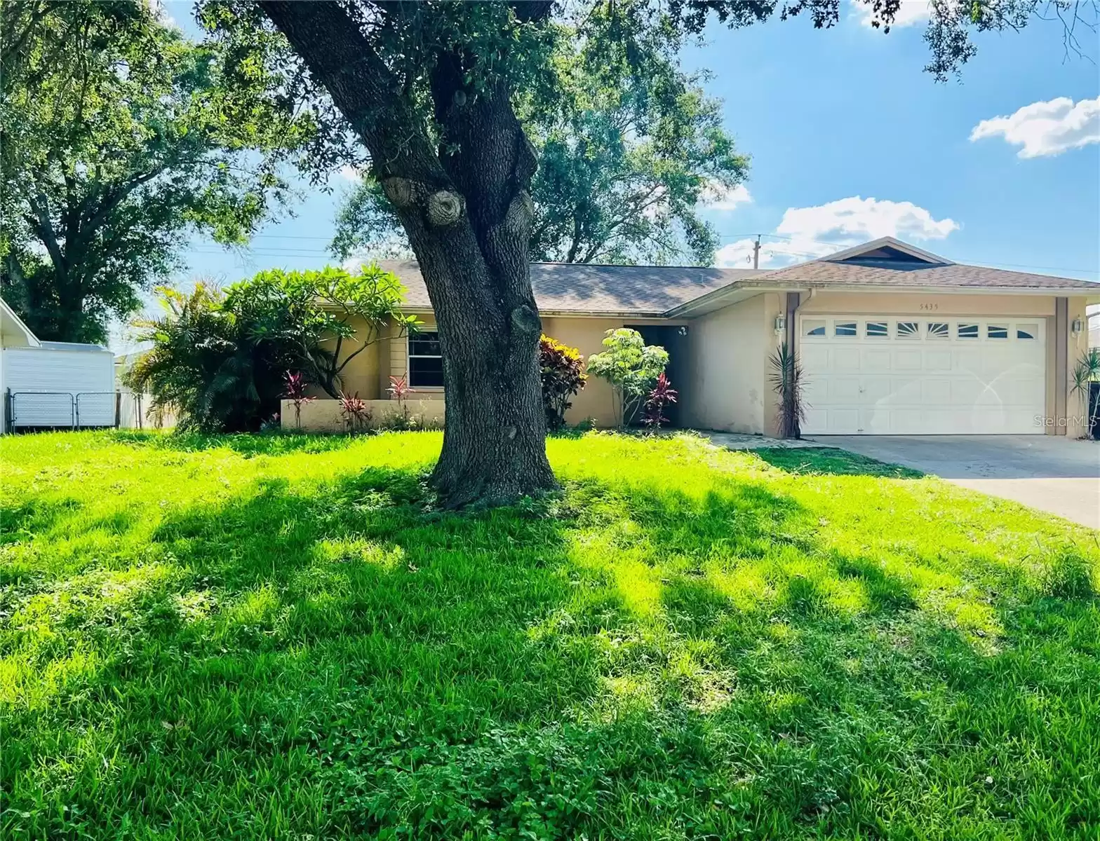 5435 SOUTHGROVE DRIVE, LAKELAND, Florida 33812, 3 Bedrooms Bedrooms, ,2 BathroomsBathrooms,Residential Lease,For Rent,SOUTHGROVE,MFRT3537097