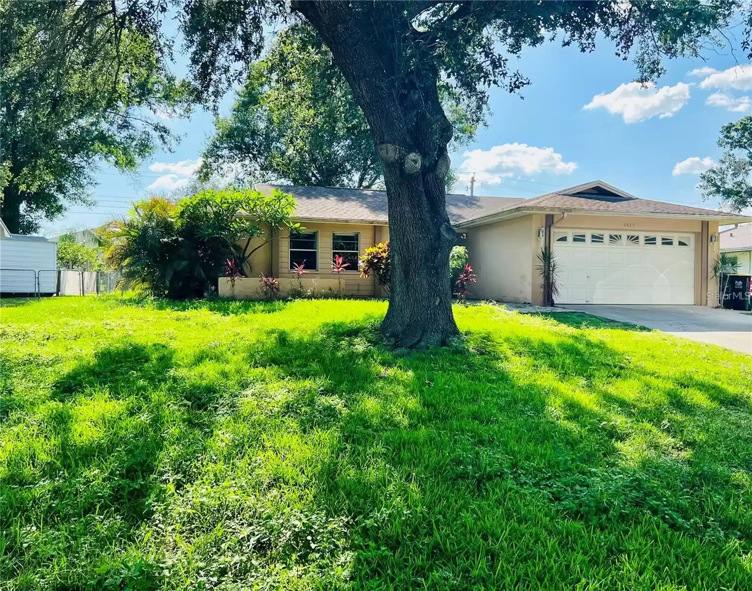 5435 SOUTHGROVE DRIVE, LAKELAND, Florida 33812, 3 Bedrooms Bedrooms, ,2 BathroomsBathrooms,Residential Lease,For Rent,SOUTHGROVE,MFRT3537097