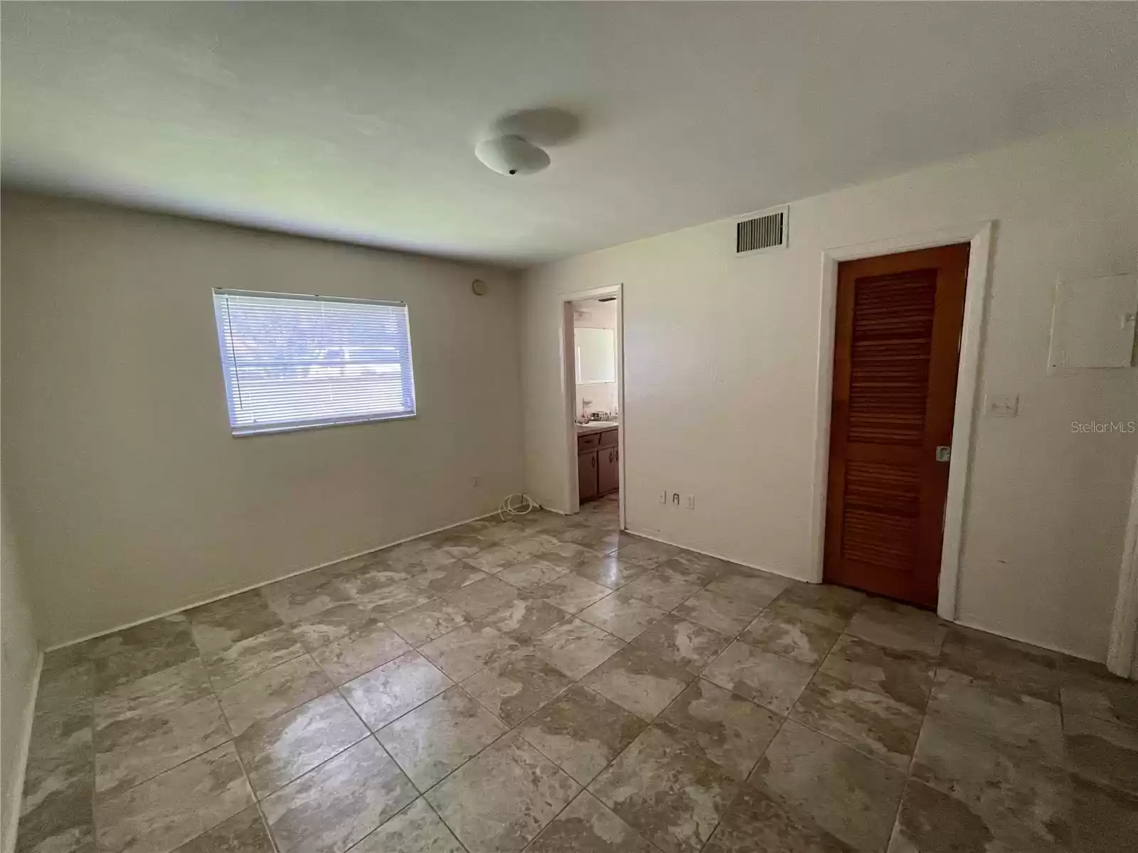 321 35TH AVENUE, ST PETERSBURG, Florida 33704, 1 Bedroom Bedrooms, ,1 BathroomBathrooms,Residential Lease,For Rent,35TH,MFRU8248154