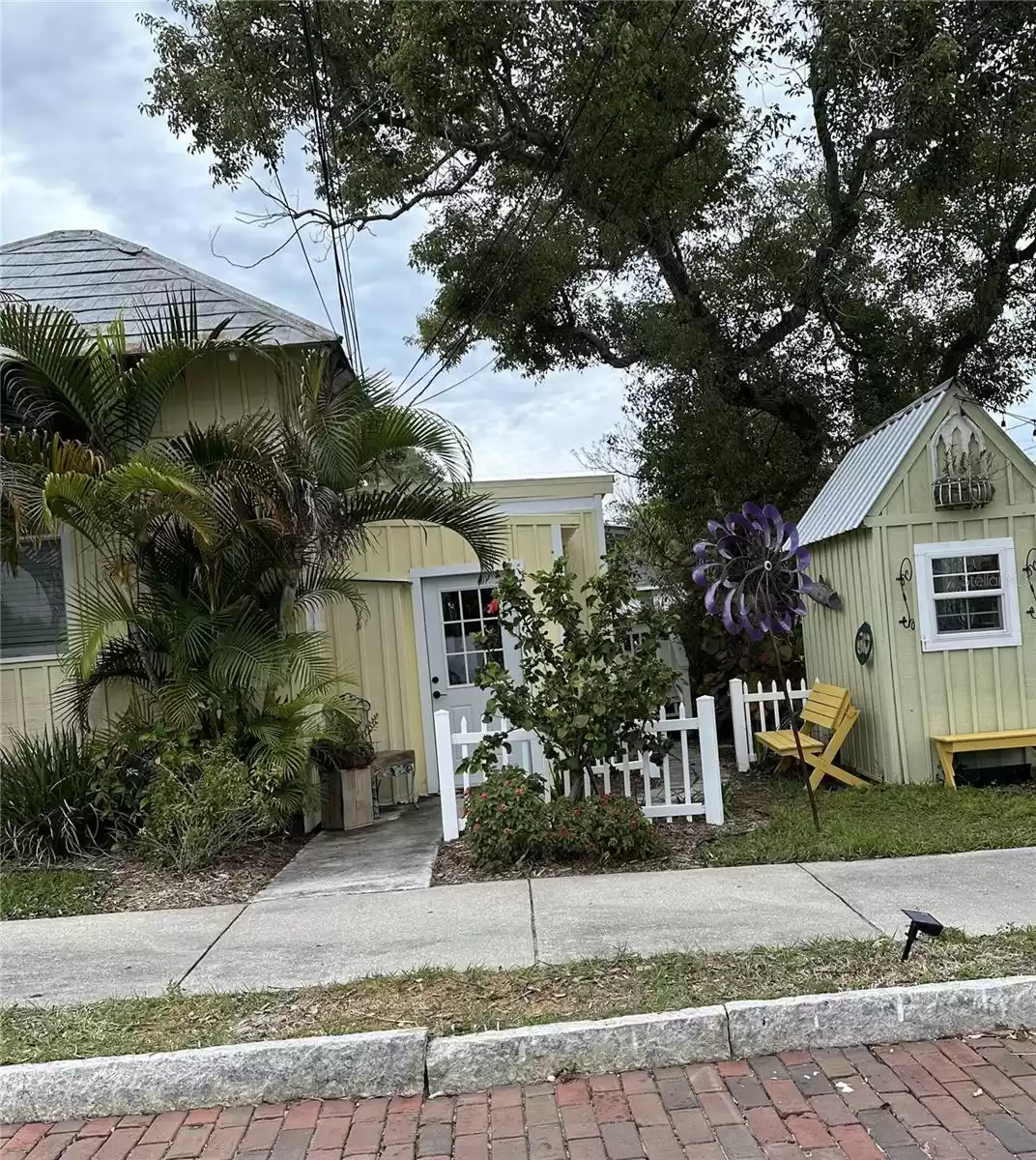 109 HIBISCUS STREET, TARPON SPRINGS, Florida 34689, 1 Bedroom Bedrooms, ,1 BathroomBathrooms,Residential Lease,For Rent,HIBISCUS,MFRU8247712