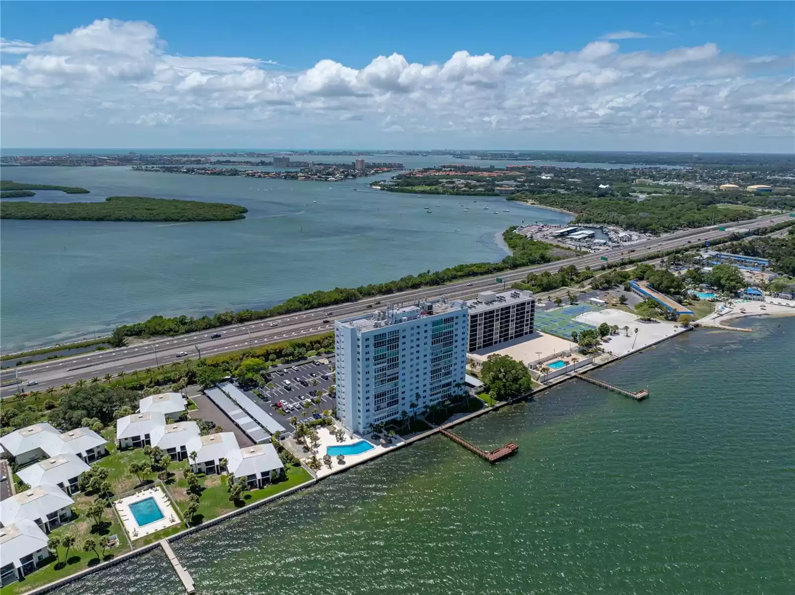 7200 SUNSHINE SKYWAY LANE, SAINT PETERSBURG, Florida 33711, 1 Bedroom Bedrooms, ,1 BathroomBathrooms,Residential Lease,For Rent,SUNSHINE SKYWAY,MFRU8247546