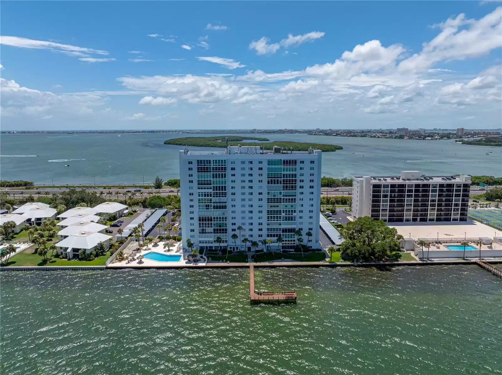 7200 SUNSHINE SKYWAY LANE, SAINT PETERSBURG, Florida 33711, 1 Bedroom Bedrooms, ,1 BathroomBathrooms,Residential Lease,For Rent,SUNSHINE SKYWAY,MFRU8247546