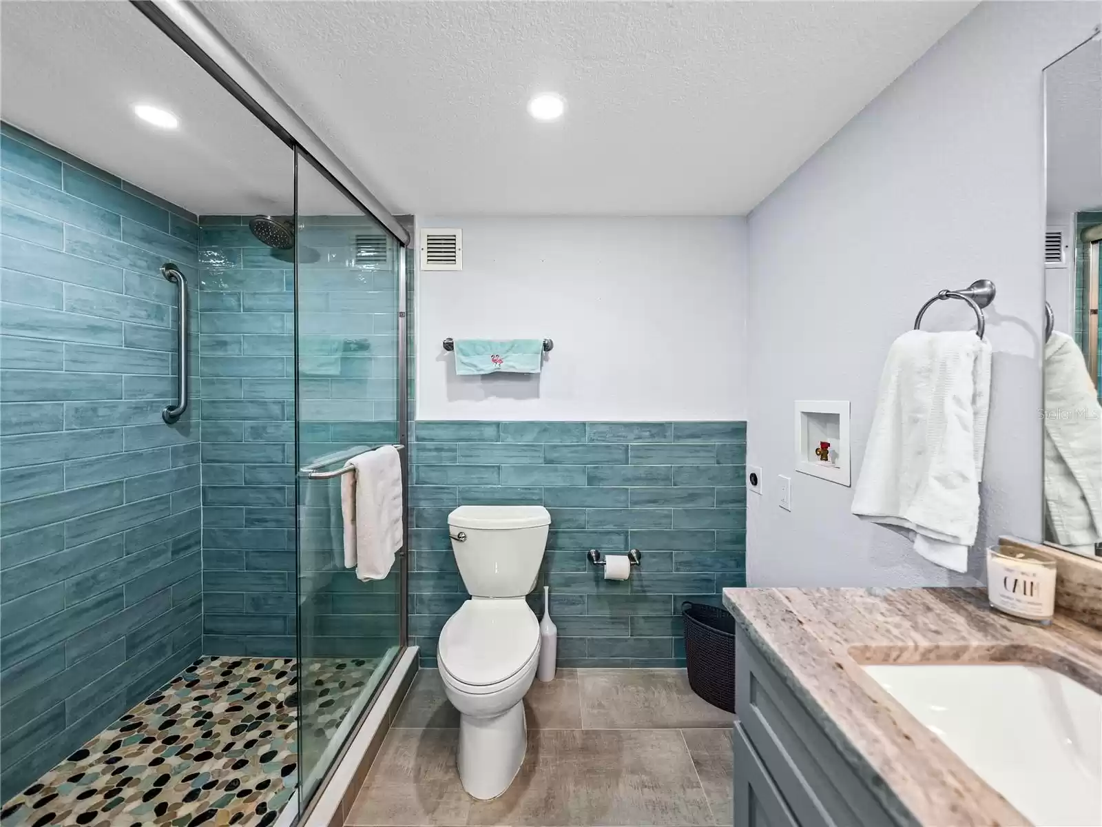 7200 SUNSHINE SKYWAY LANE, SAINT PETERSBURG, Florida 33711, 1 Bedroom Bedrooms, ,1 BathroomBathrooms,Residential Lease,For Rent,SUNSHINE SKYWAY,MFRU8247546