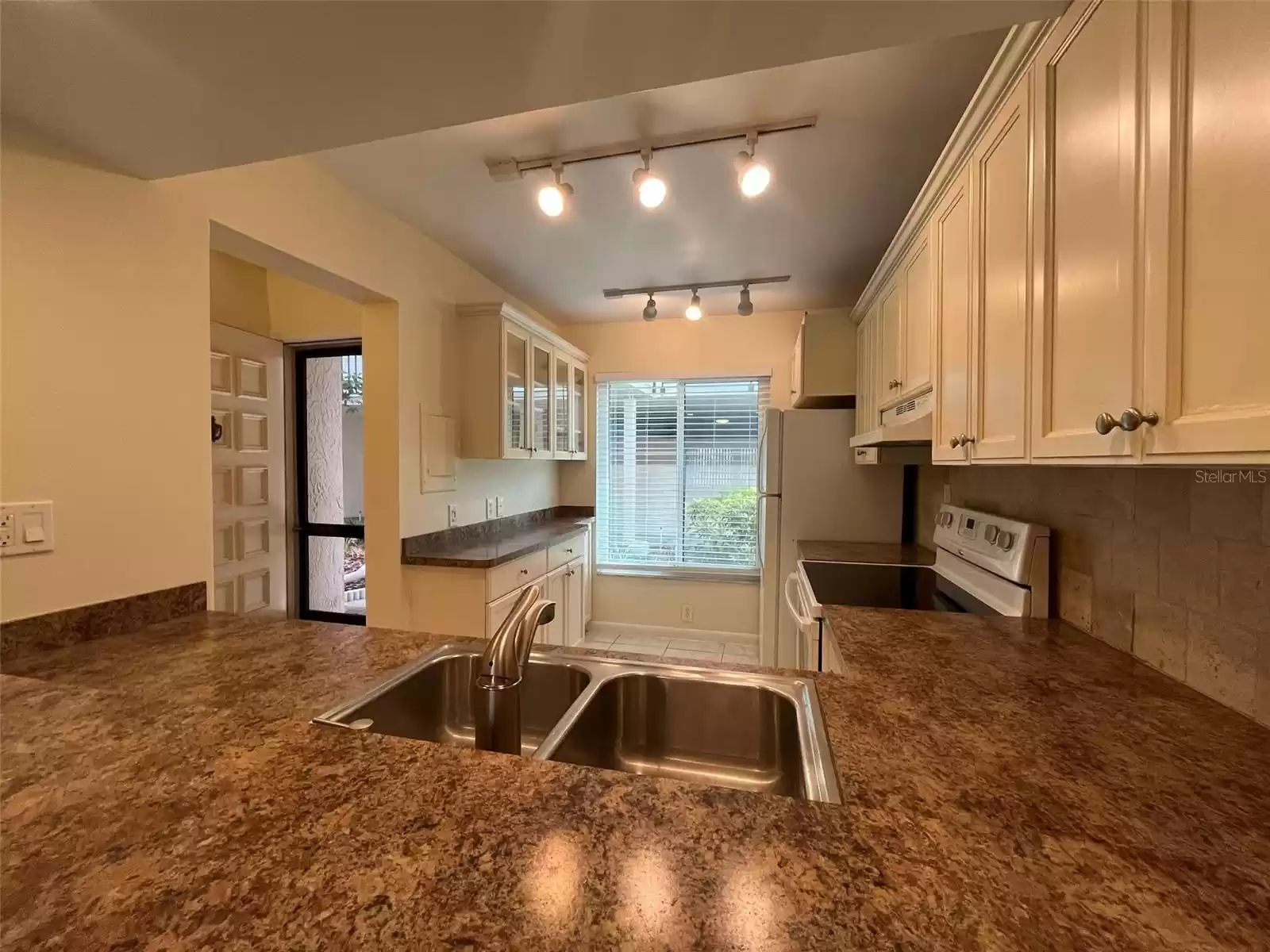 6219 PALMA DEL MAR BOULEVARD, ST PETERSBURG, Florida 33715, 2 Bedrooms Bedrooms, ,2 BathroomsBathrooms,Residential Lease,For Rent,PALMA DEL MAR,MFRU8248447