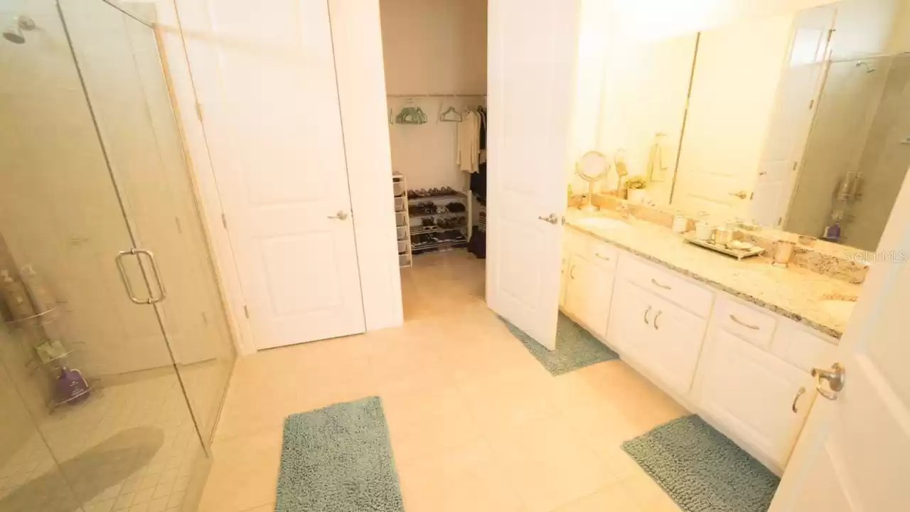 2602 YOUNTVILLE AVENUE, KISSIMMEE, Florida 34741, 5 Bedrooms Bedrooms, ,5 BathroomsBathrooms,Residential,For Sale,YOUNTVILLE,0,MFRO6218997
