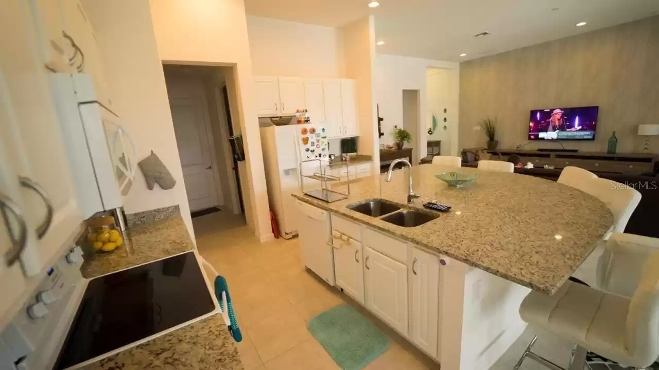 2602 YOUNTVILLE AVENUE, KISSIMMEE, Florida 34741, 5 Bedrooms Bedrooms, ,5 BathroomsBathrooms,Residential,For Sale,YOUNTVILLE,0,MFRO6218997