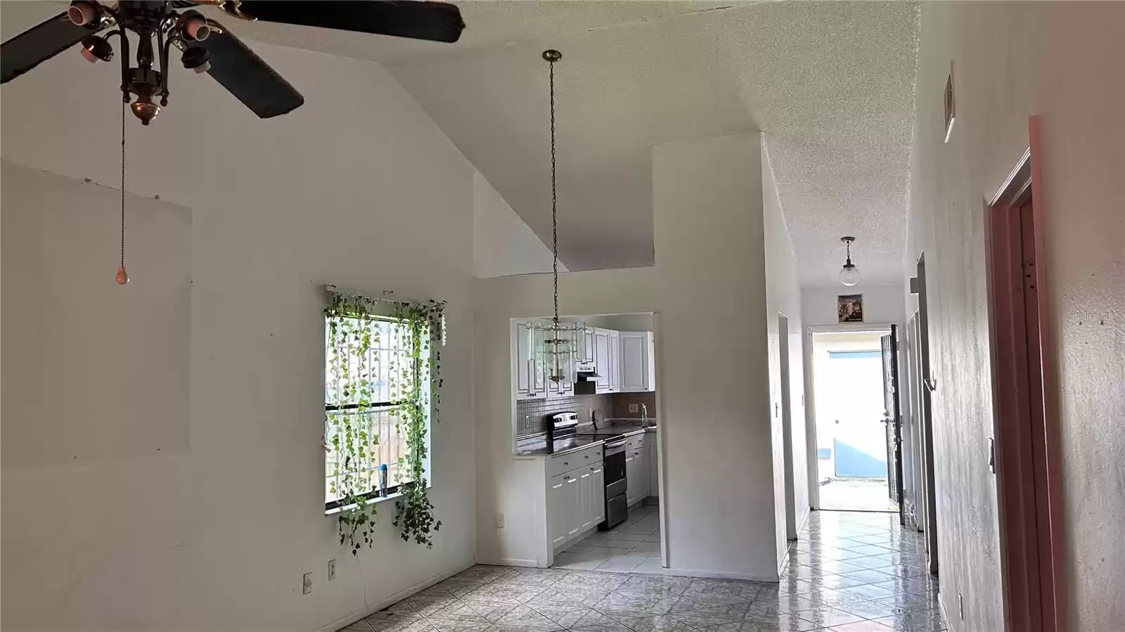 1204 EASTON STREET, ORLANDO, Florida 32825, 2 Bedrooms Bedrooms, ,2 BathroomsBathrooms,Residential,For Sale,EASTON,MFRO6218272