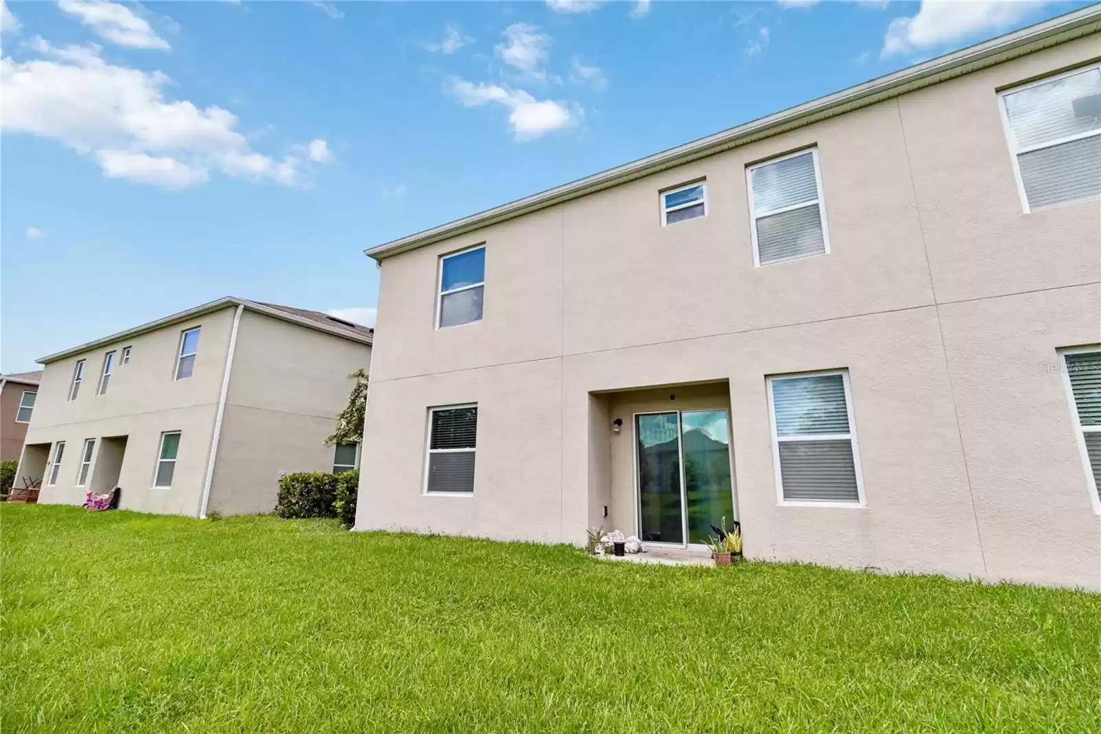 3528 SENECA CLUB LOOP, ORLANDO, Florida 32808, 3 Bedrooms Bedrooms, ,2 BathroomsBathrooms,Residential,For Sale,SENECA CLUB,MFRO6219018