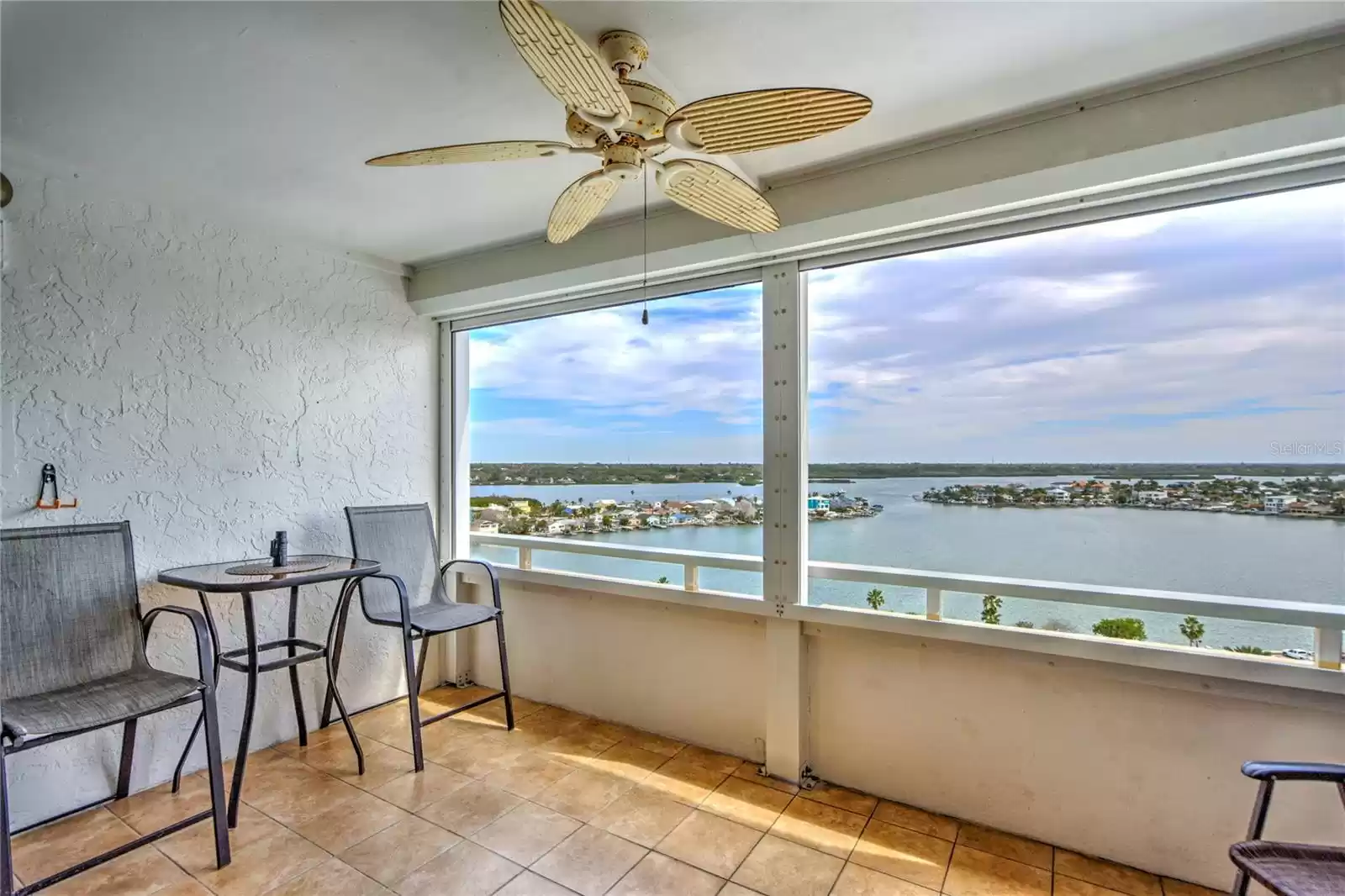 17920 GULF BOULEVARD, REDINGTON SHORES, Florida 33708, 2 Bedrooms Bedrooms, ,2 BathroomsBathrooms,Residential Lease,For Rent,GULF,MFRU8248662