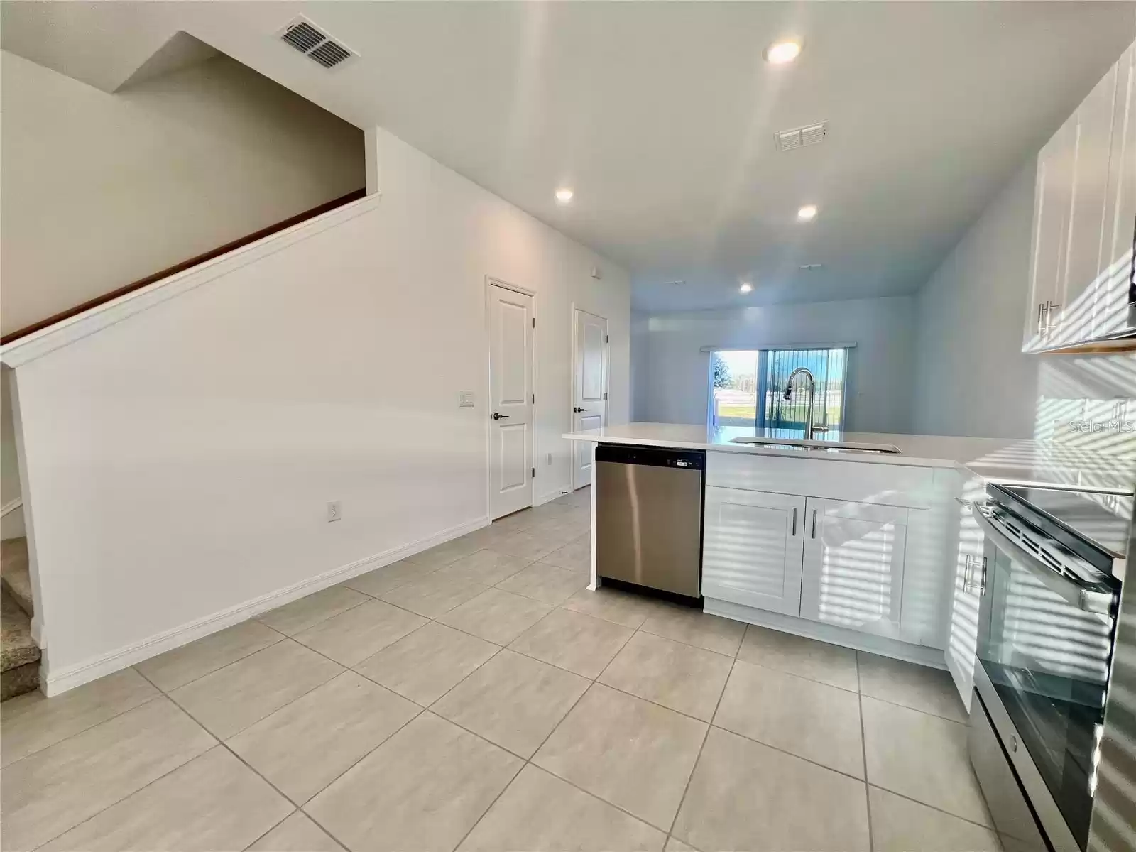 2021 VIEWFINDER STREET, KISSIMMEE, Florida 34758, 2 Bedrooms Bedrooms, ,2 BathroomsBathrooms,Residential Lease,For Rent,VIEWFINDER,MFRO6219645