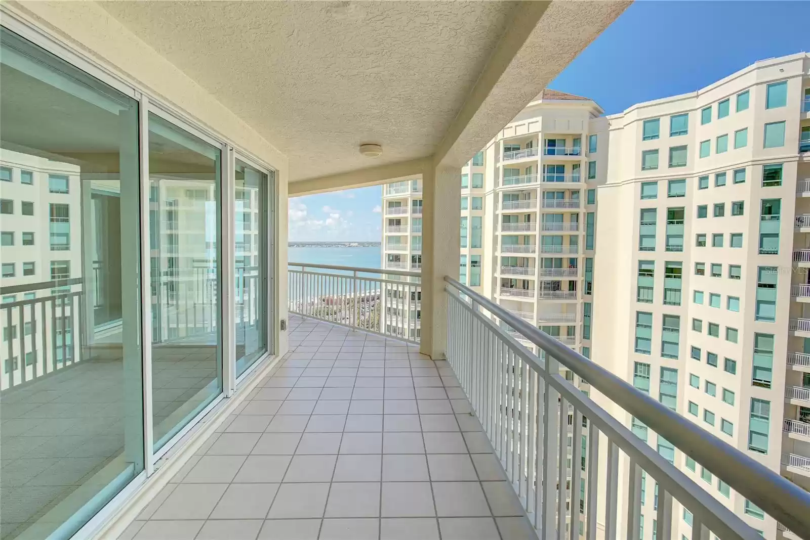 1170 GULF BOULEVARD, CLEARWATER BEACH, Florida 33767, 2 Bedrooms Bedrooms, ,2 BathroomsBathrooms,Residential Lease,For Rent,GULF,MFRU8248673