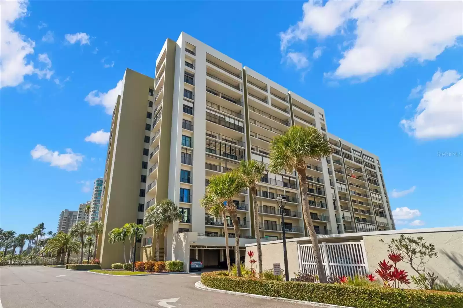 1480 GULF BOULEVARD, CLEARWATER, Florida 33767, 2 Bedrooms Bedrooms, ,2 BathroomsBathrooms,Residential Lease,For Rent,GULF,MFRU8248315