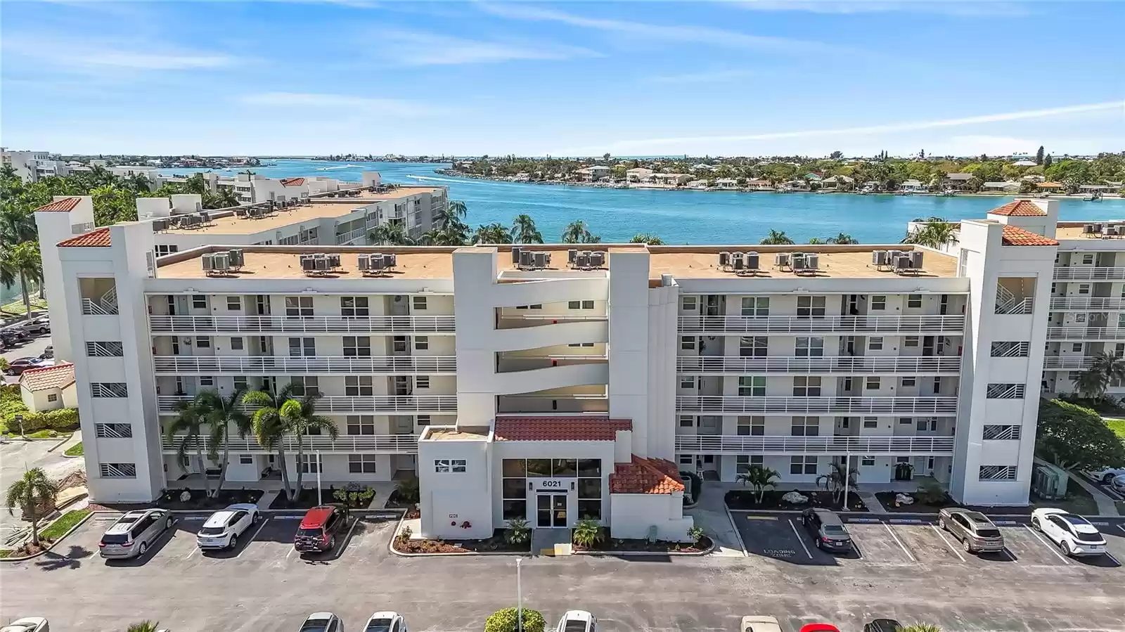 6021 BAHIA DEL MAR CIRCLE, SAINT PETERSBURG, Florida 33715, 2 Bedrooms Bedrooms, ,2 BathroomsBathrooms,Residential Lease,For Rent,BAHIA DEL MAR,MFRT3536792