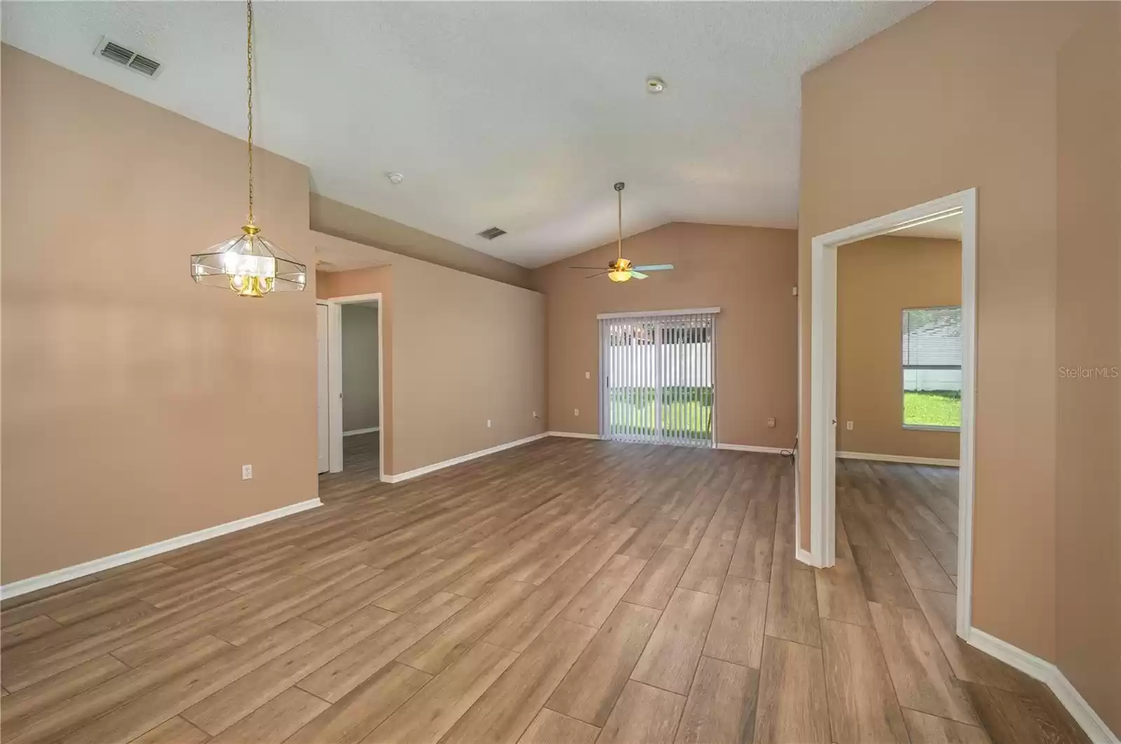 Living Room/Dining Room