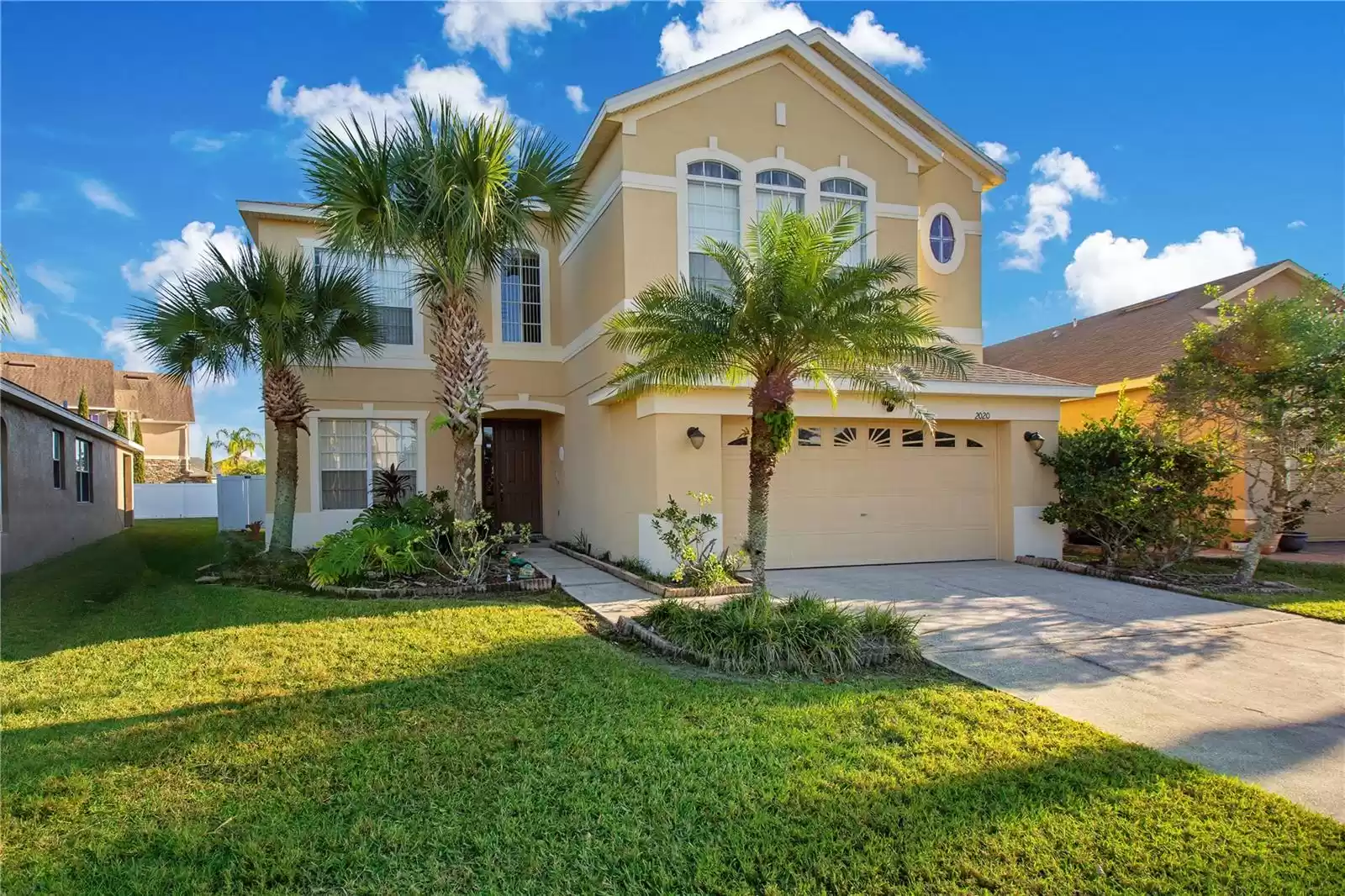 2020 WINDCREST LAKE CIRCLE, ORLANDO, Florida 32824, 4 Bedrooms Bedrooms, ,2 BathroomsBathrooms,Residential,For Sale,WINDCREST LAKE,MFRS5096591