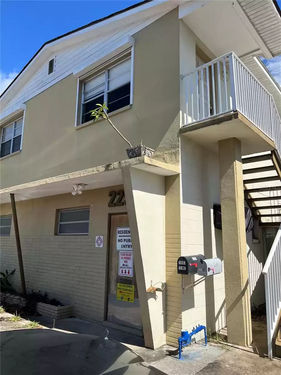 2254 1/2 16TH AVENUE, SAINT PETERSBURG, Florida 33713, 1 Bedroom Bedrooms, ,1 BathroomBathrooms,Residential Lease,For Rent,16TH,MFRU8248883