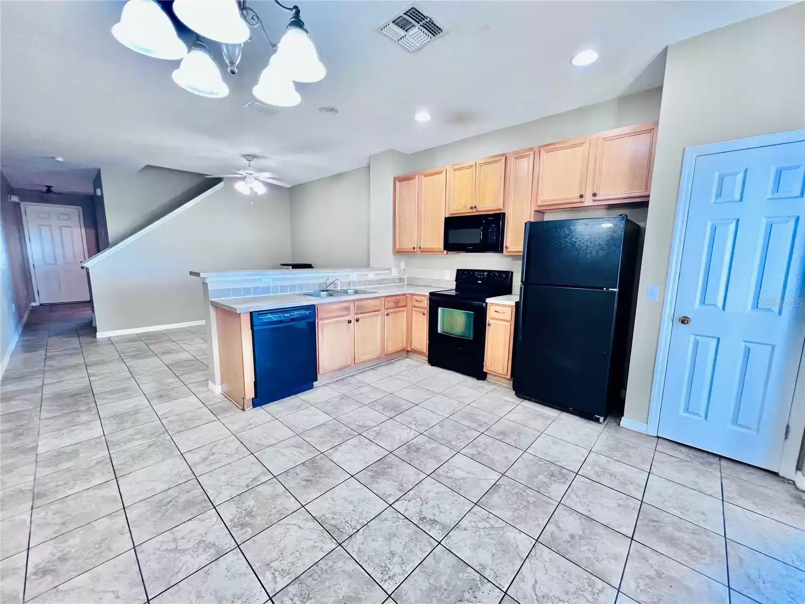 5334 PARADISE CAY CIRCLE, KISSIMMEE, Florida 34746, 3 Bedrooms Bedrooms, ,3 BathroomsBathrooms,Residential Lease,For Rent,PARADISE CAY,MFRS5107961