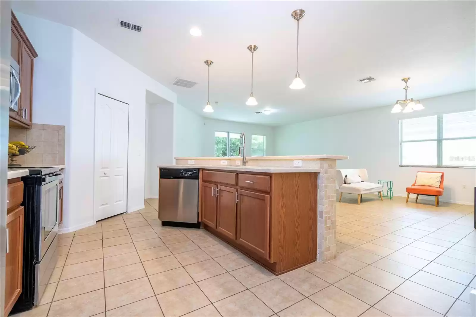 11676 ACOSTA AVENUE, ORLANDO, Florida 32836, 3 Bedrooms Bedrooms, ,2 BathroomsBathrooms,Residential,For Sale,ACOSTA,MFRO6219087