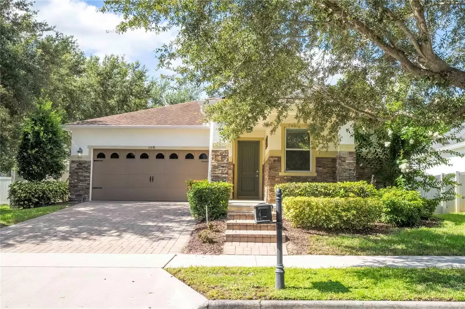 11676 ACOSTA AVENUE, ORLANDO, Florida 32836, 3 Bedrooms Bedrooms, ,2 BathroomsBathrooms,Residential,For Sale,ACOSTA,MFRO6219087