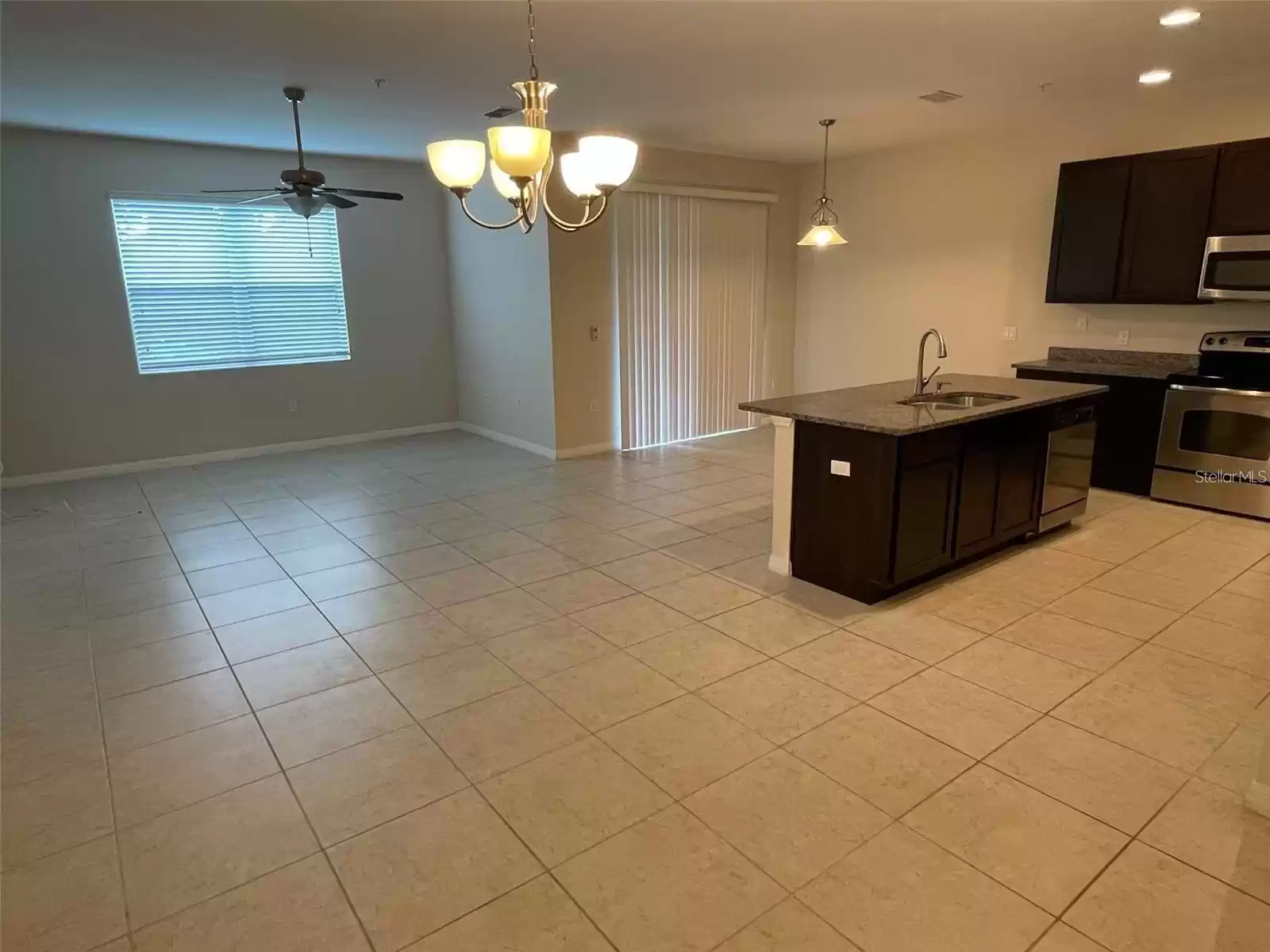 640 TERRACE SPRING DRIVE, ORLANDO, Florida 32828, 3 Bedrooms Bedrooms, ,3 BathroomsBathrooms,Residential Lease,For Rent,TERRACE SPRING,MFRO6219631