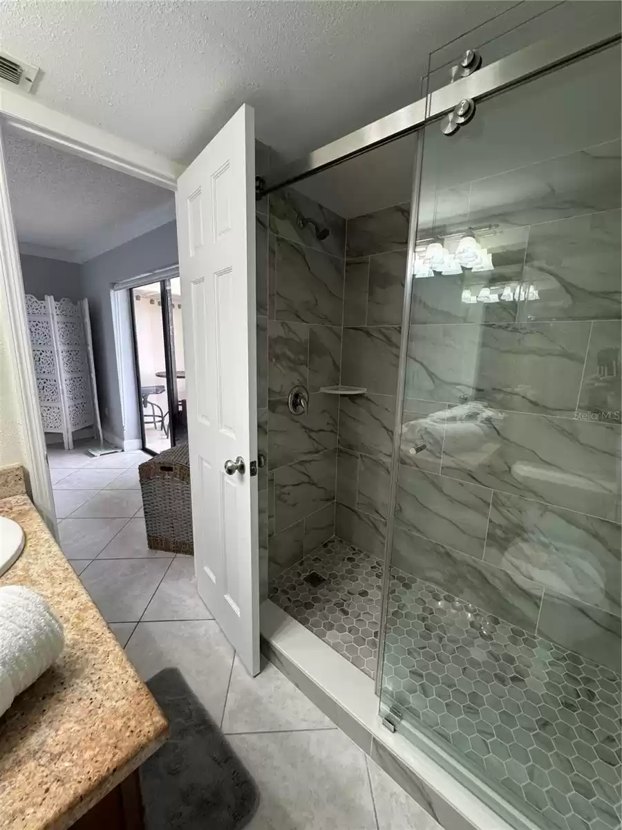 En Suite Bathroom with Walk-in Shower