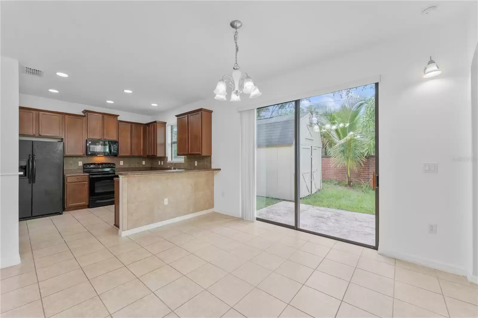 3099 POINTE PLACE AVENUE, KISSIMMEE, Florida 34758, 4 Bedrooms Bedrooms, ,2 BathroomsBathrooms,Residential Lease,For Rent,POINTE PLACE,MFRO6221371