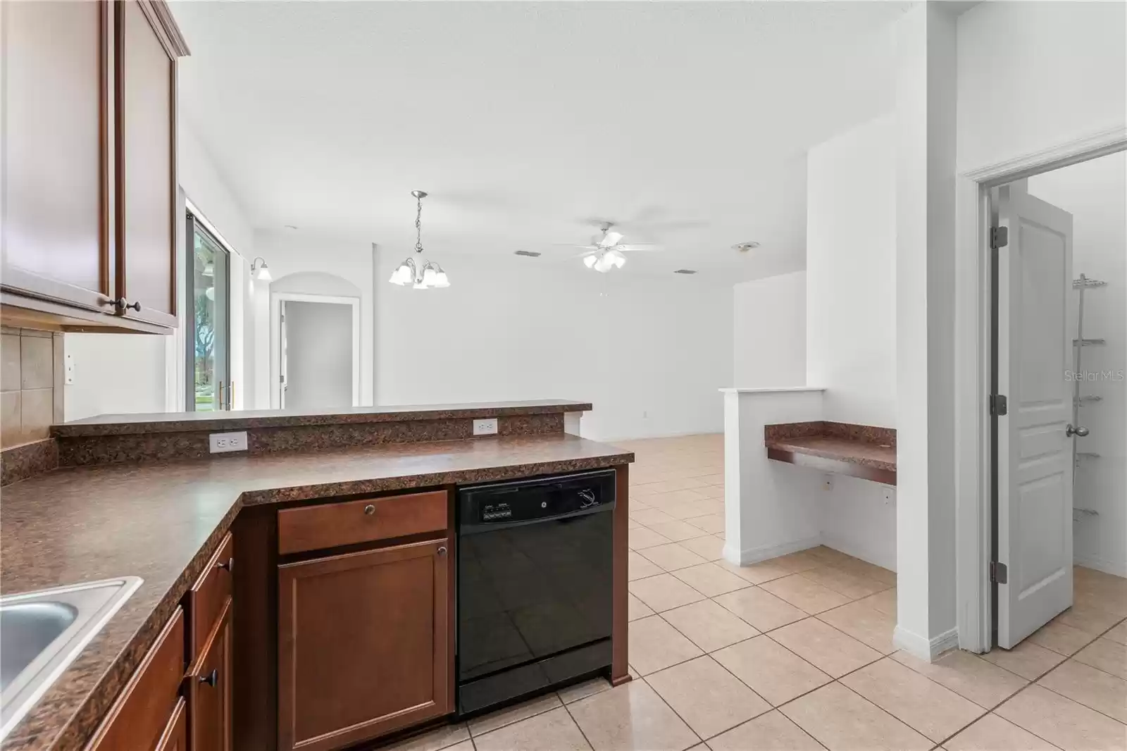 3099 POINTE PLACE AVENUE, KISSIMMEE, Florida 34758, 4 Bedrooms Bedrooms, ,2 BathroomsBathrooms,Residential Lease,For Rent,POINTE PLACE,MFRO6221371